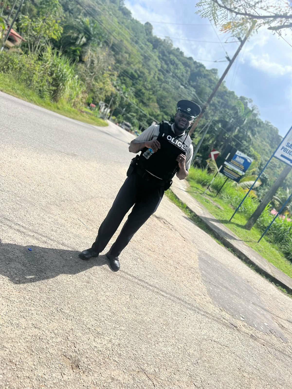 Fue campeón en el fútbol hondureño, regresó a su país y ahora trabaja como policía