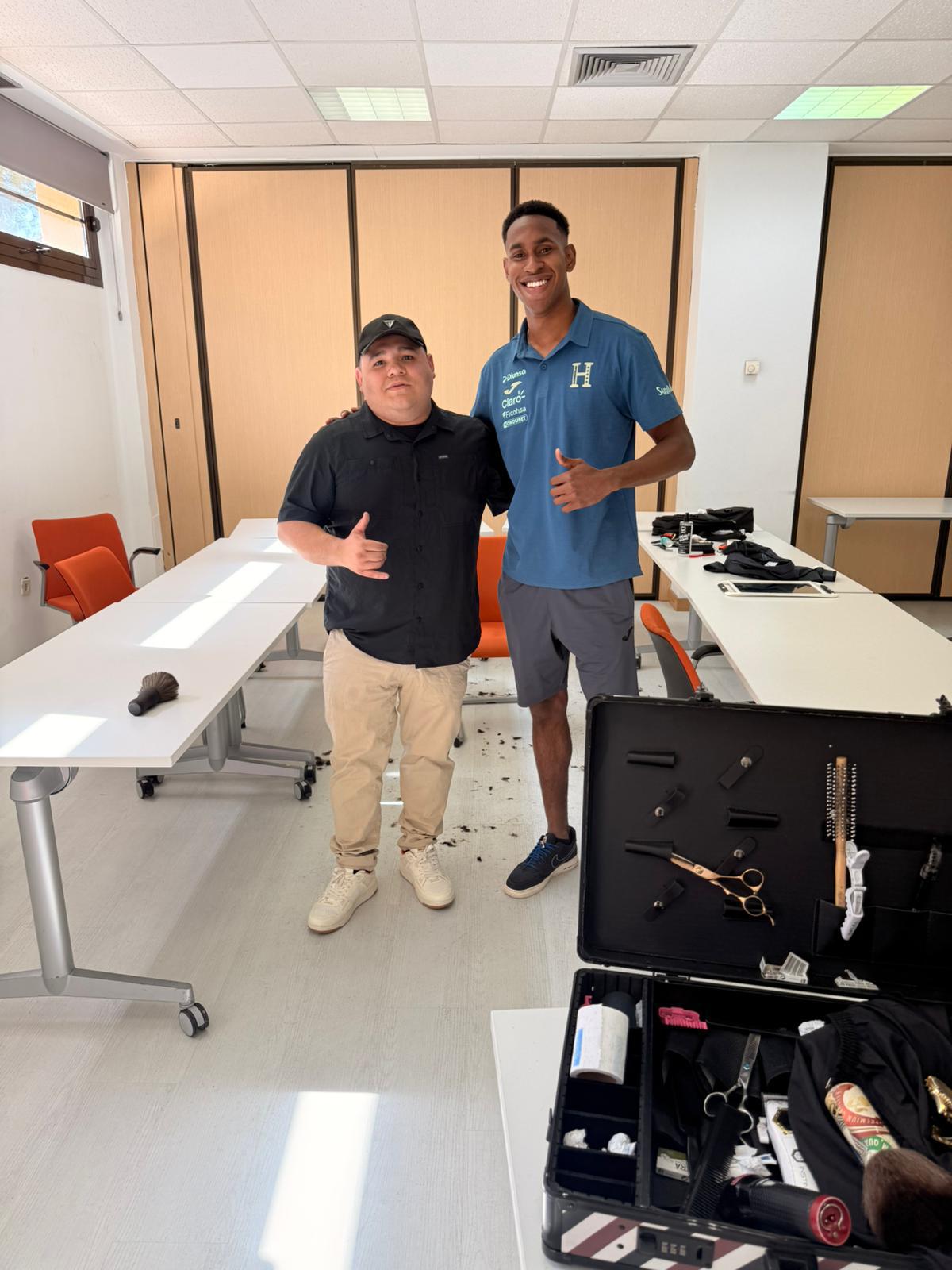 Barbero de jugadores del Barcelona y Real Madrid se mete a concentración de Honduras