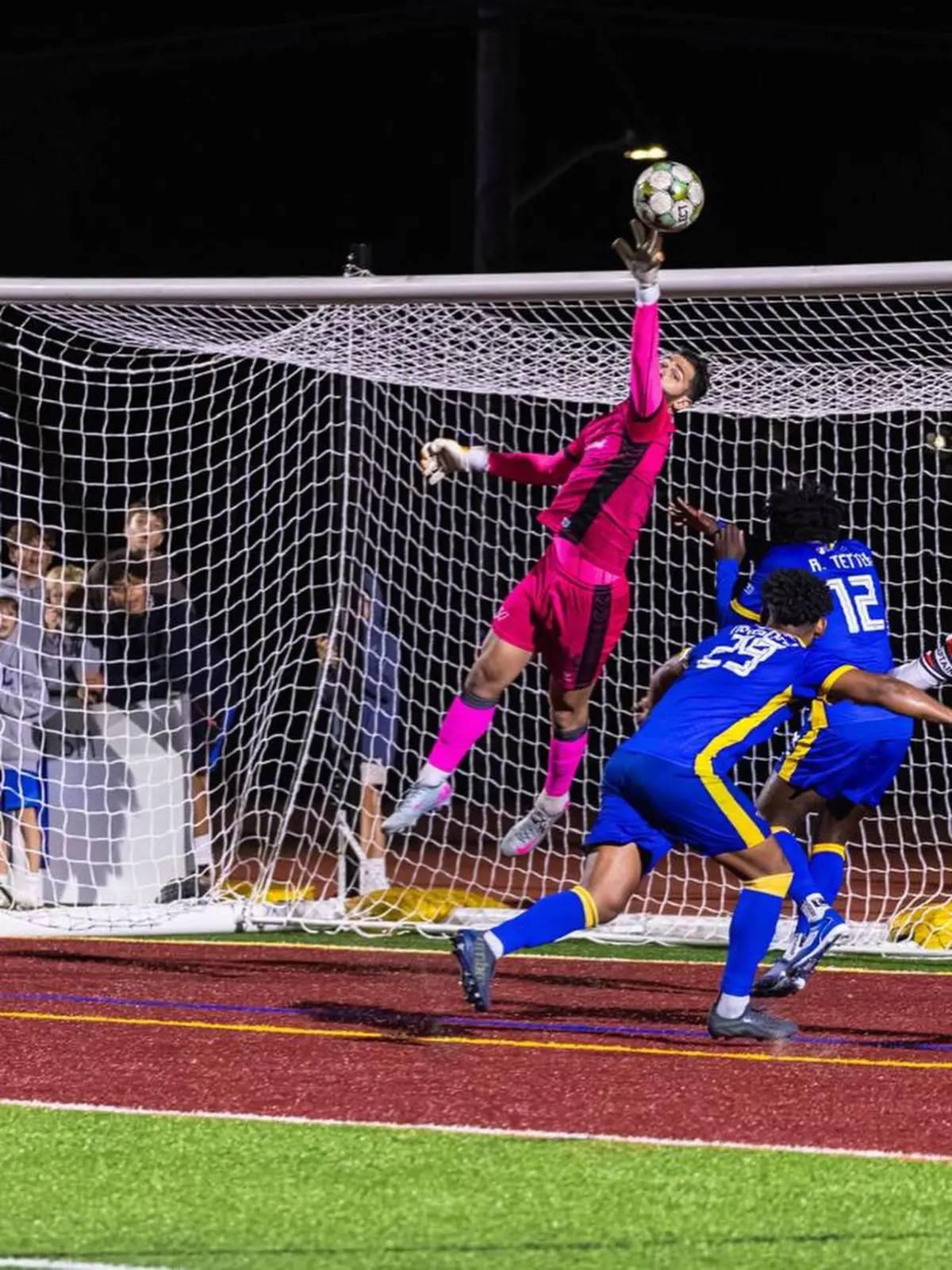Fue seleccionado de Honduras, dejó el fútbol y ahora juega otro deporte