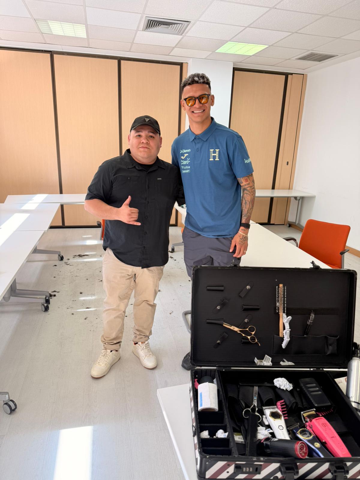 Barbero de jugadores del Barcelona y Real Madrid se mete a concentración de Honduras