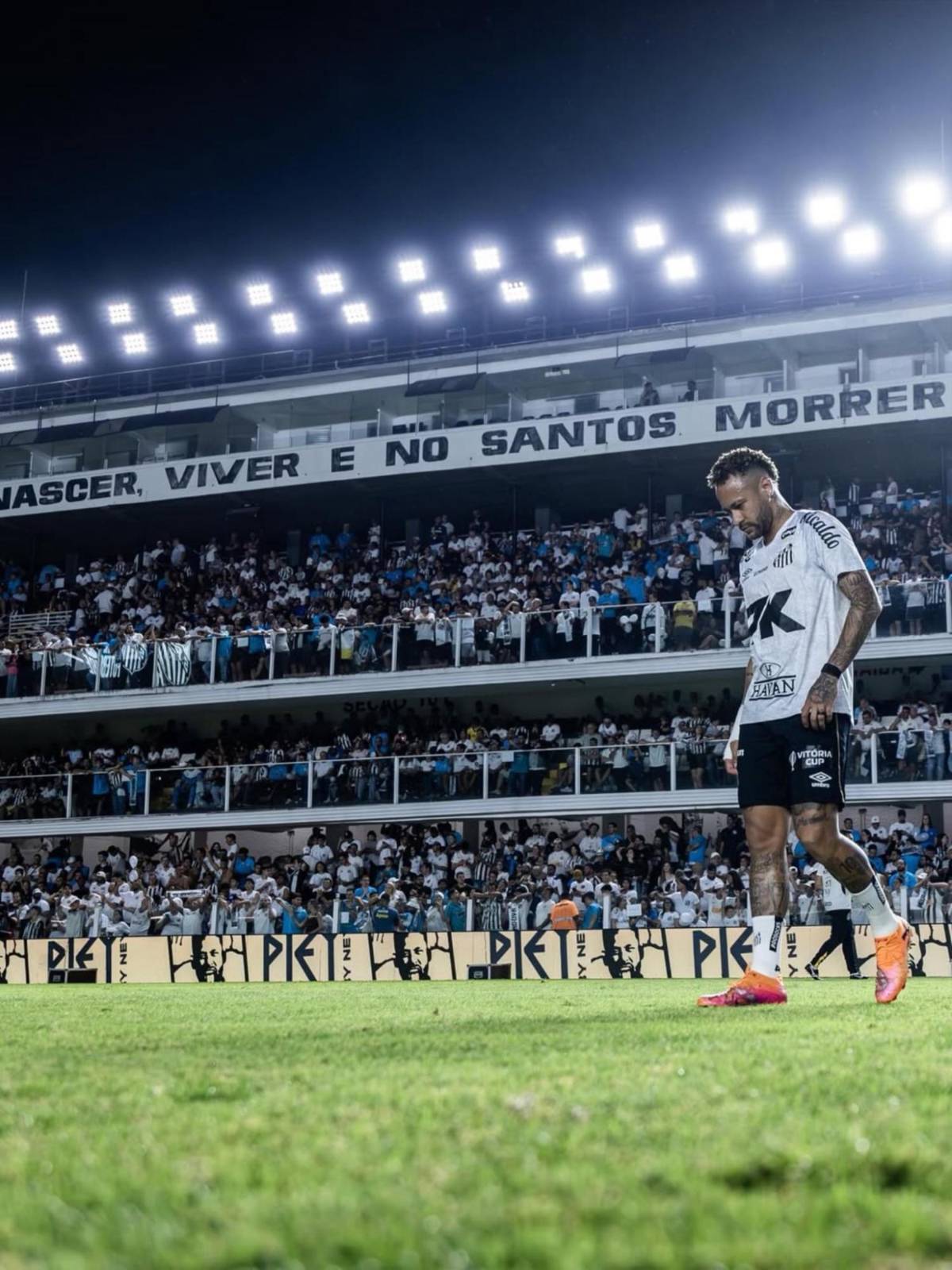 Neymar sacude al mundo del fútbol con la decisión que pretende tomar