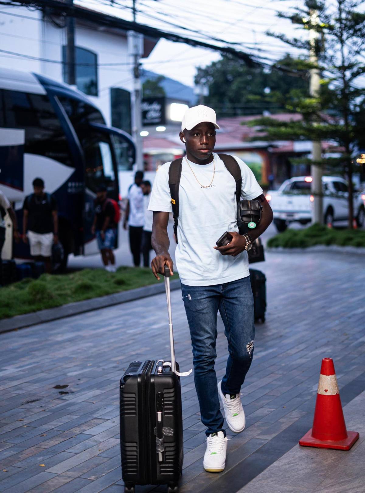 Honduras se concentra: jugador llega en taxi y dos legionarios ya se unieron