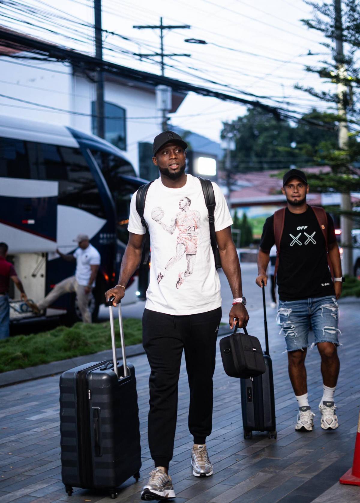 Honduras se concentra: jugador llega en taxi y dos legionarios ya se unieron