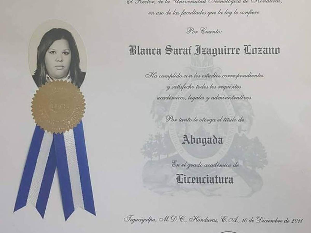 Título que acredita a Blanca Izaguirre con el título de abogada por parte de la Universidad Tecnológica de Honduras (UTH).