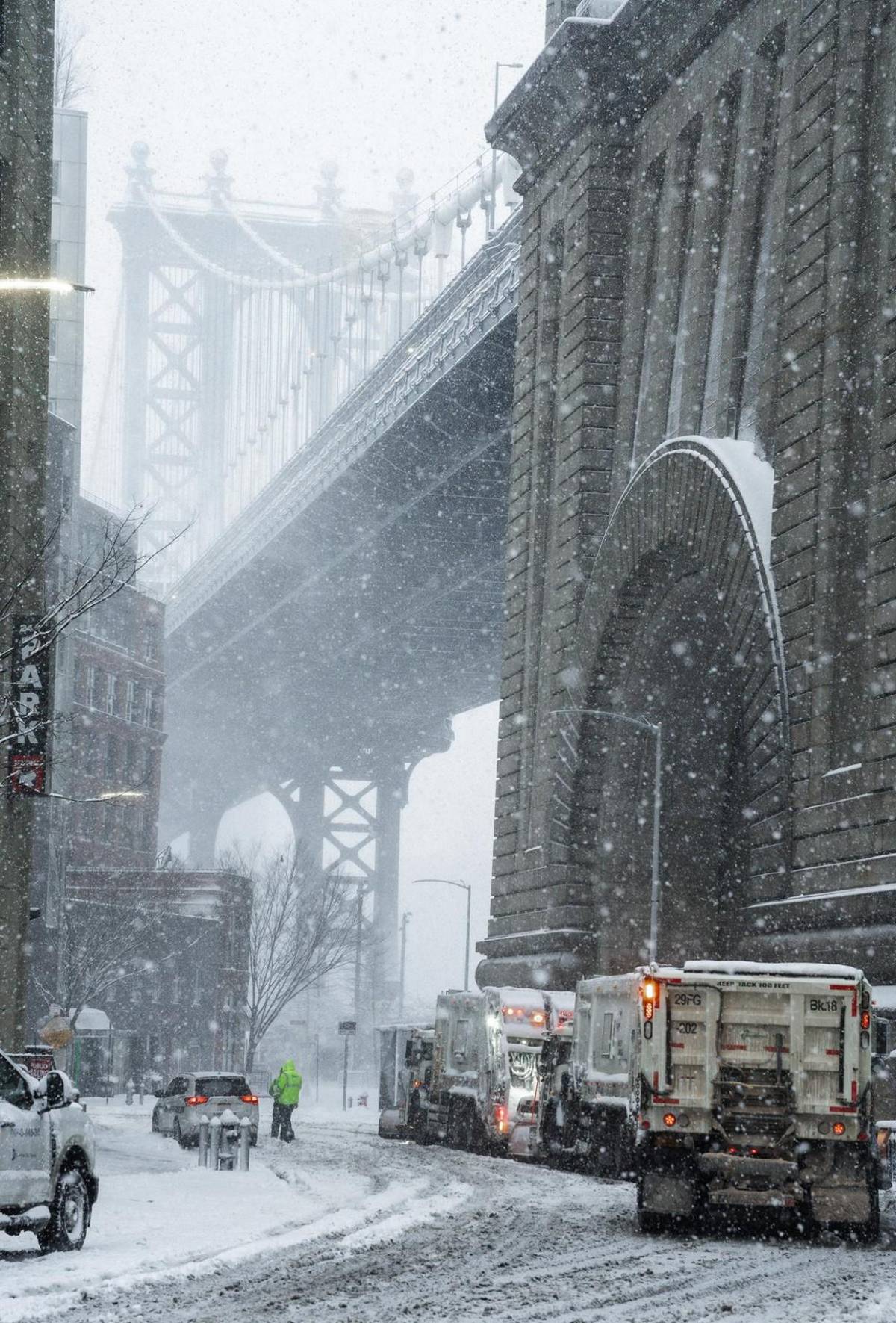 Nueva York paralizada por histórica tormenta de nieve que vacía calles