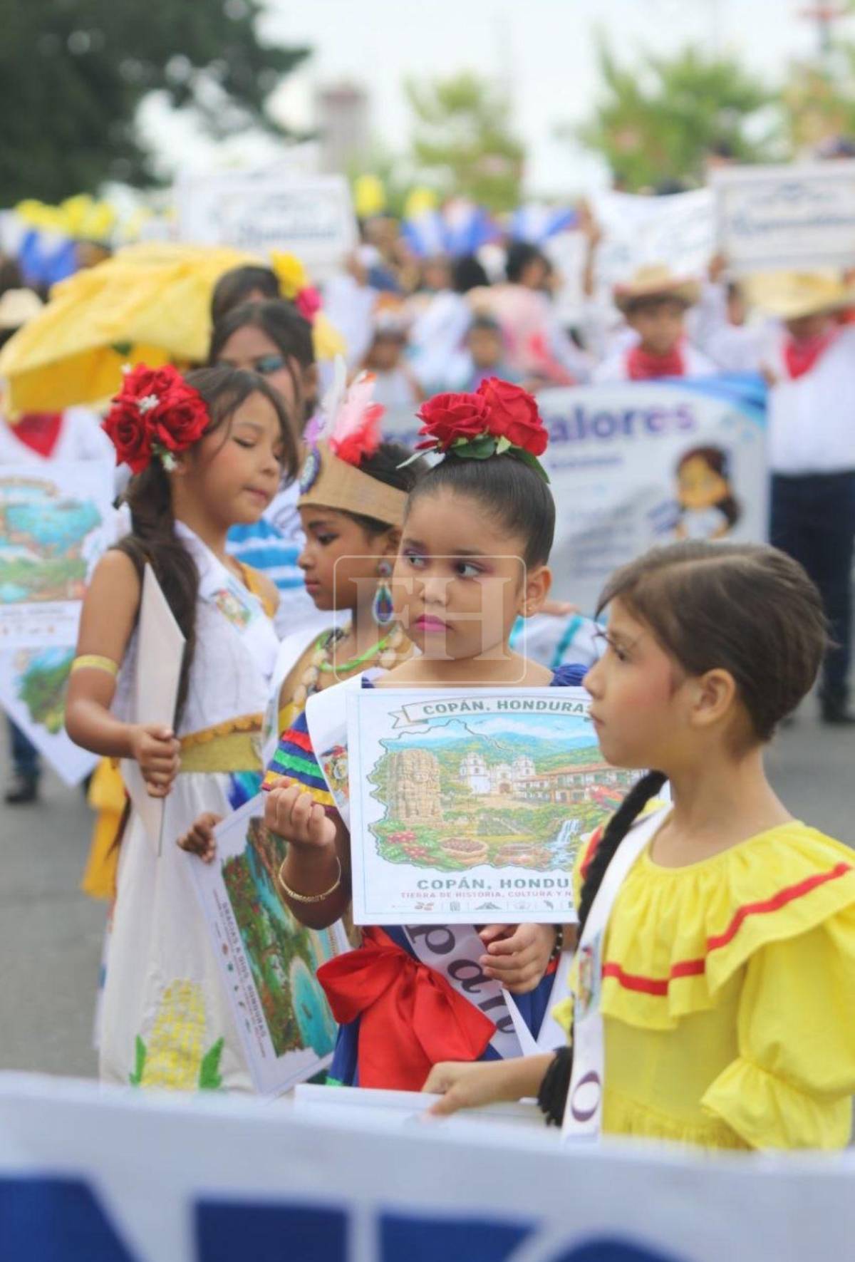 En fotos: los trajes típicos más destacados en los desfiles patrios de las escuelas en Tegucigalpa