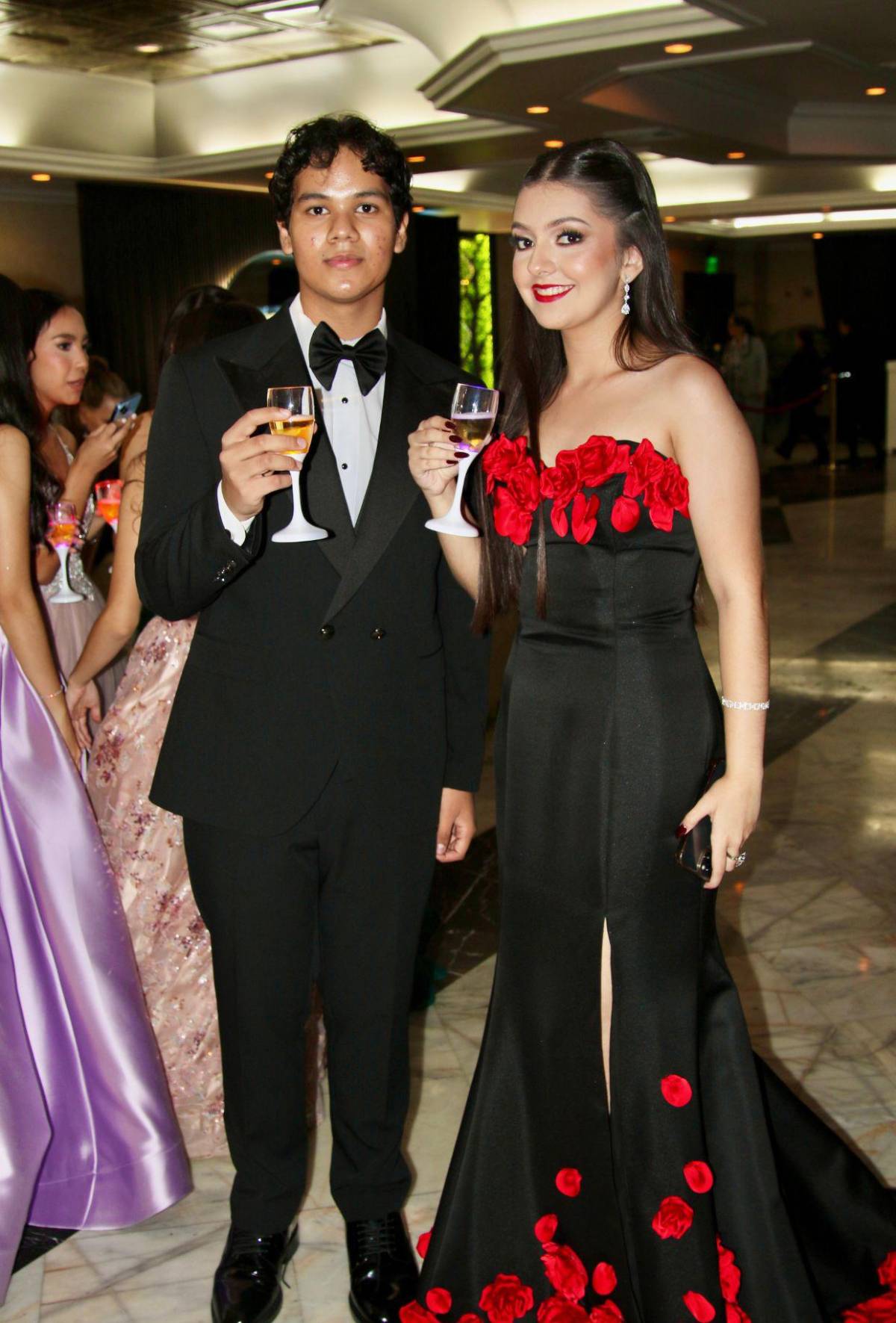 Los seniors 2026 de Dowal School impusieron estilo en su Prom Night
