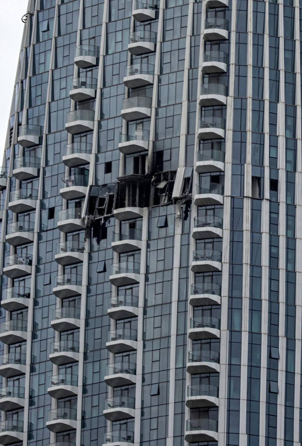 Los destrozos que han dejando los ataques con drones en rascacielos de Dubái