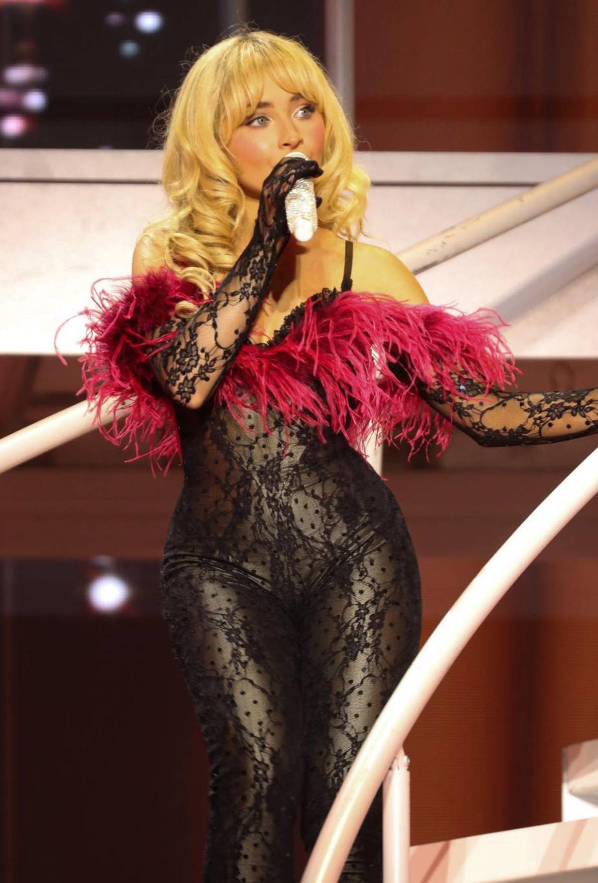 Veteranos del pop atacan a Sabrina Carpenter por su imagen “demasiado sexy”