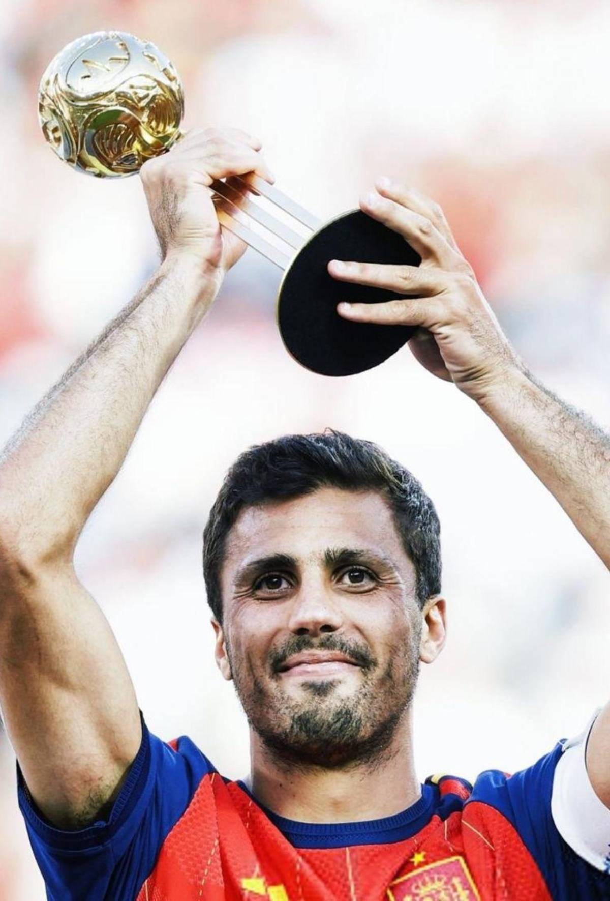 Fichajes: Real Madrid y Barcelona con bajas oficiales; Florentino apura llegada de Balón de Oro