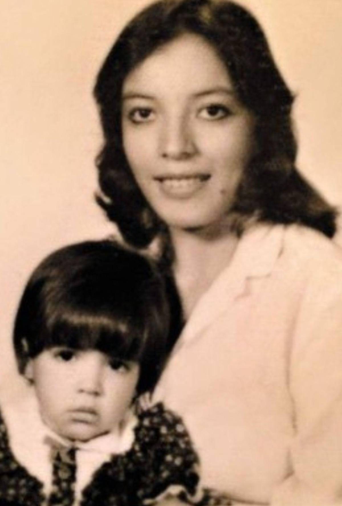 Fotos de los primeros años de matrimonio entre Xiomara Castro y ‘Mel’ Zelaya Fotos de los primeros años de matrimonio entre Xiomara Castro y ‘Mel’ Zelaya