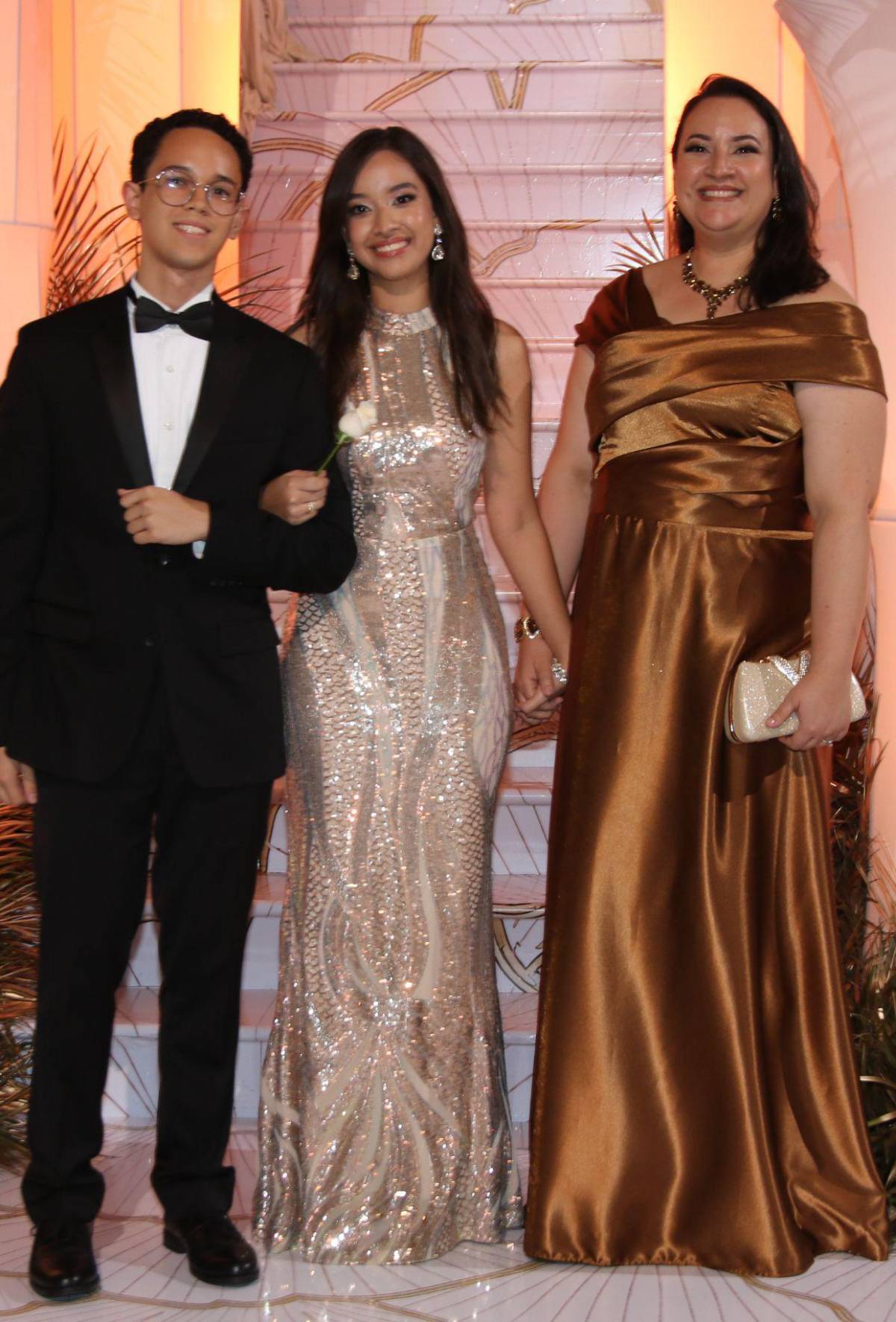 Desfile de padres e hijos en la Prom Night 2026 de Elvel School