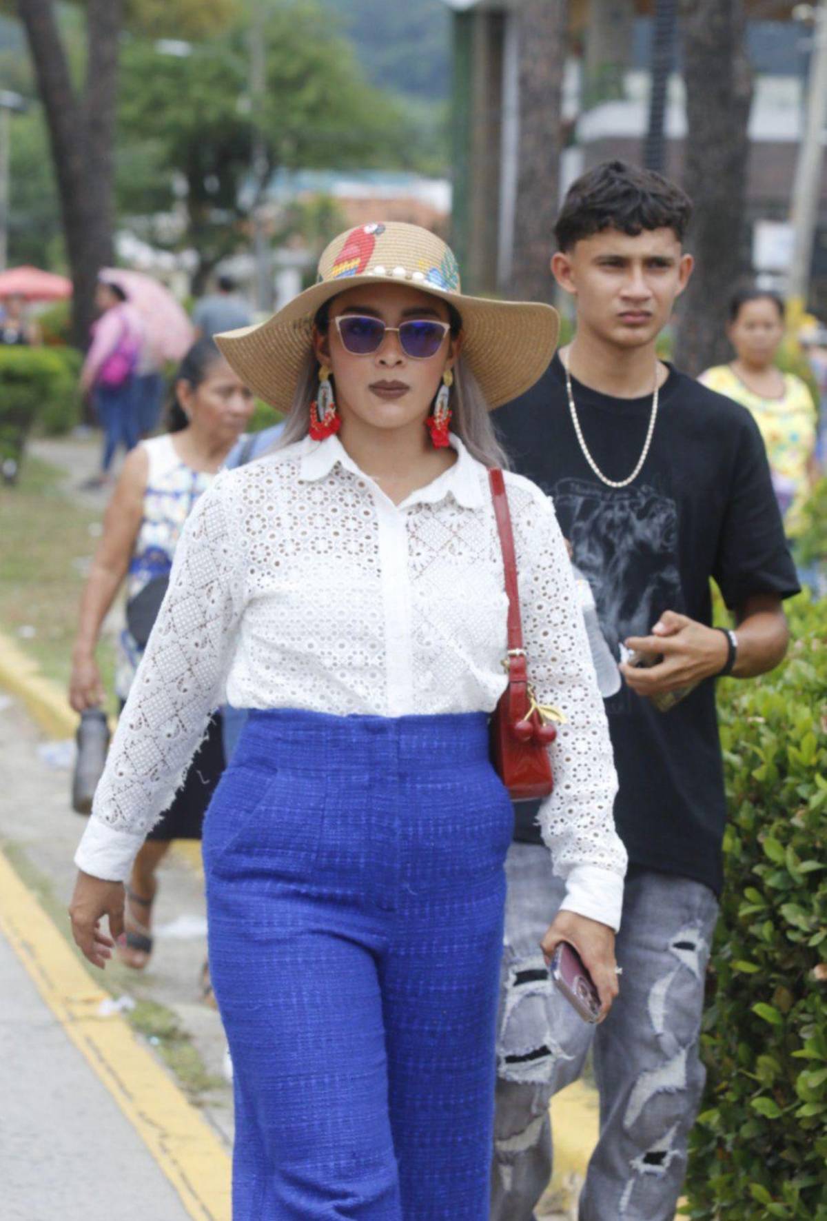 ¡Ellas también roban suspiros! Maestras que acapararon reflectores en los desfiles