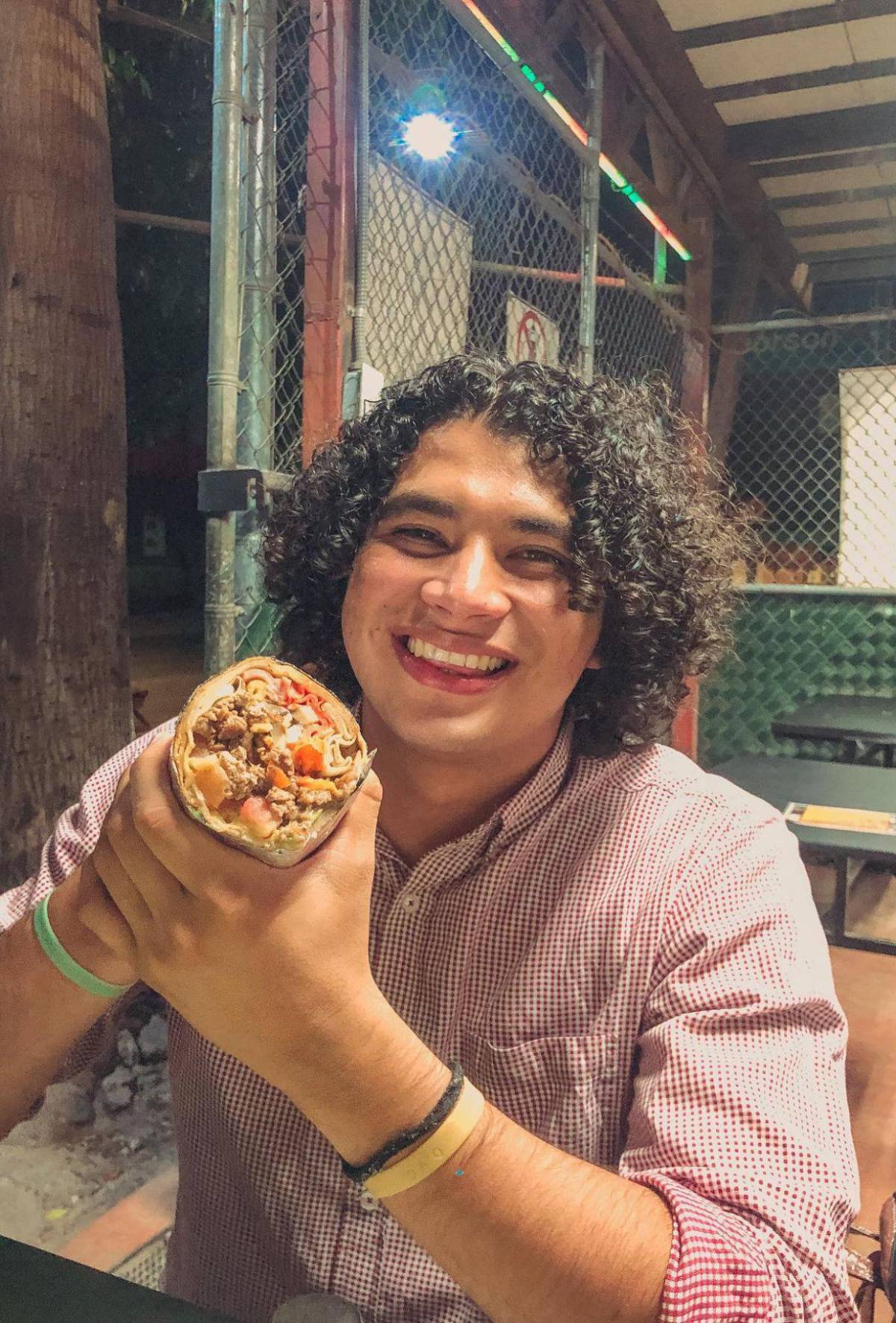 Teto Rivera: el influencer hondureño que hace de la cocina y el humor un fenómeno digital