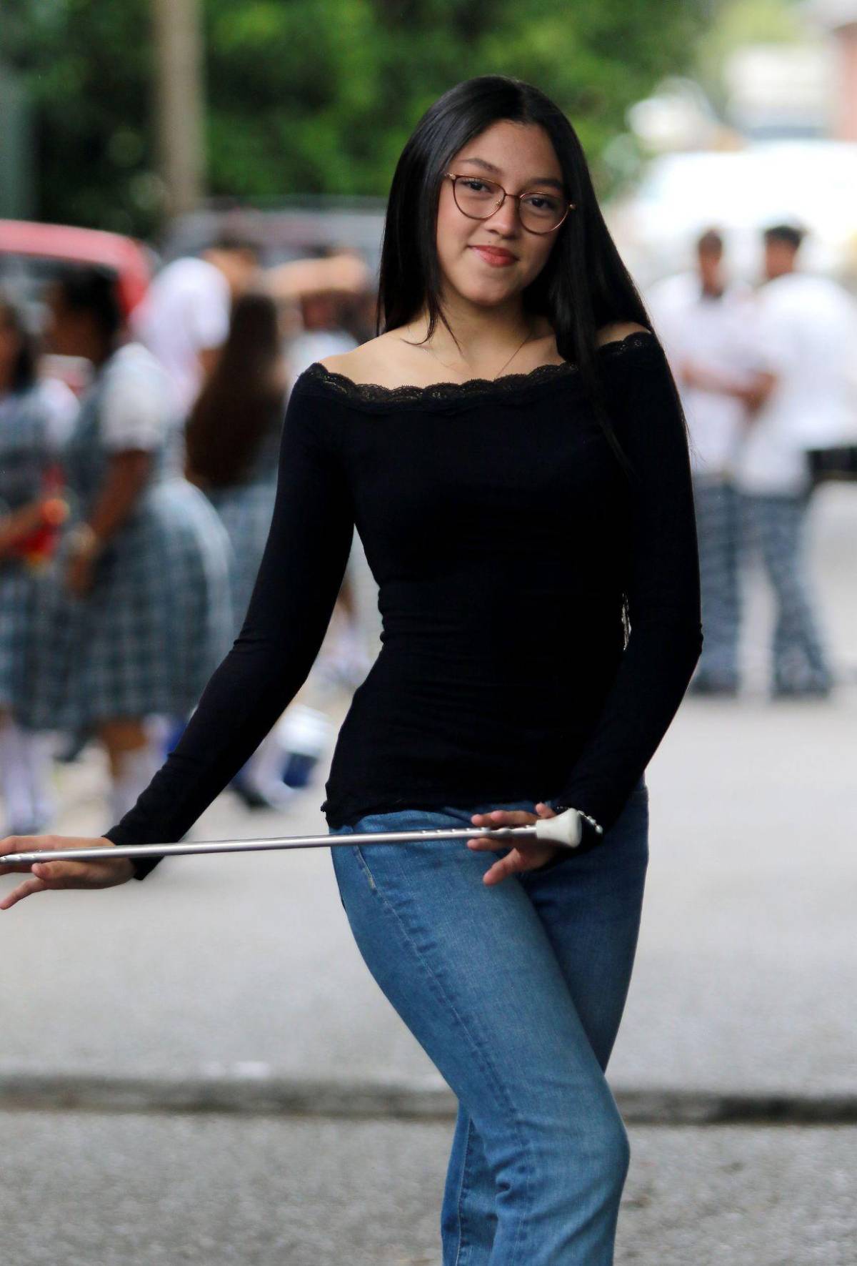 Con carisma y energía, palillonas del Instituto Beraca roban miradas previo al 15 de septiembre