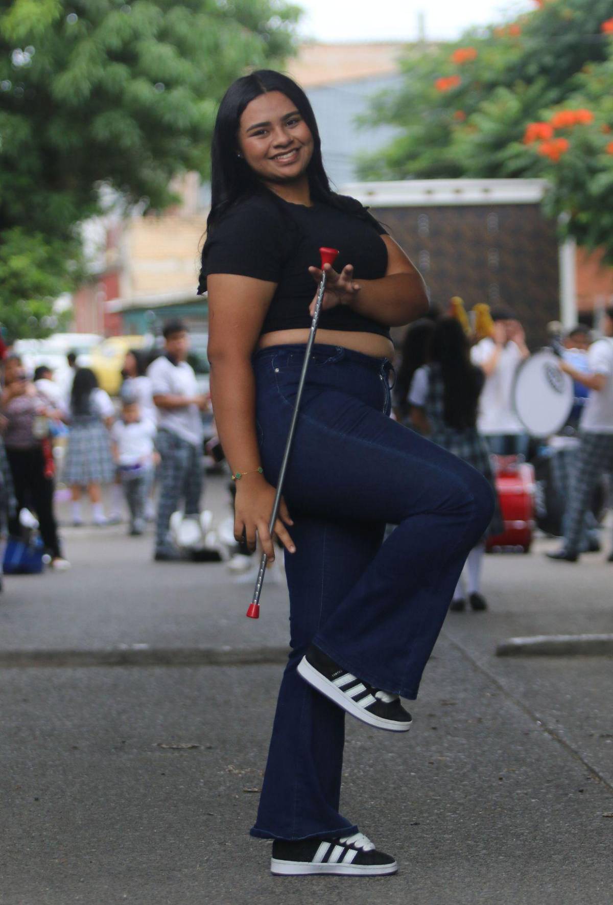 Con carisma y energía, palillonas del Instituto Beraca roban miradas previo al 15 de septiembre