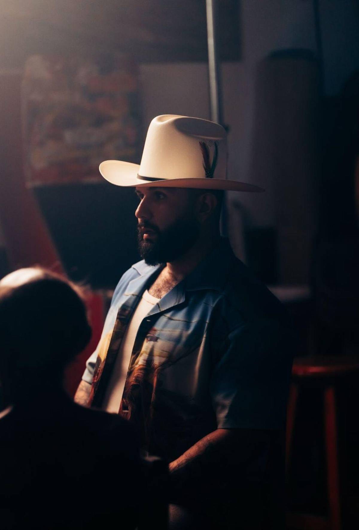 ¿Quién es Carín León? Conozca al mexicano que dará concierto en Tegucigalpa