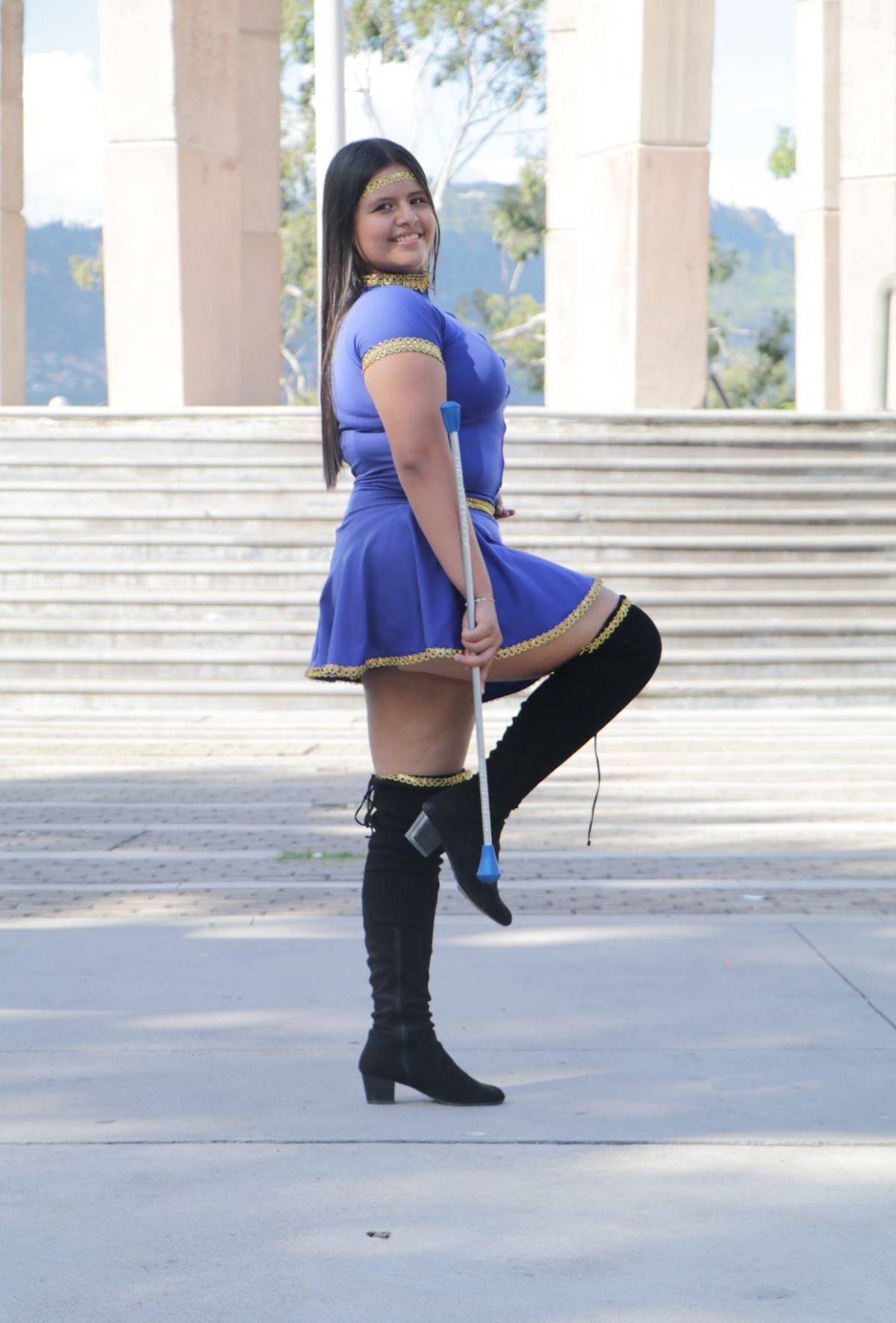 Palillonas del Instituto Yave Nissi están listas para el desfile de independencia