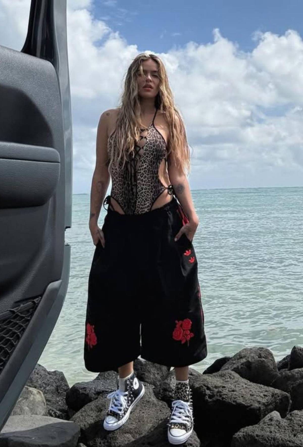 ¿Karol G es bisexual?   Declaraciones de la cantante alimentan el debate sobre su sexualidad