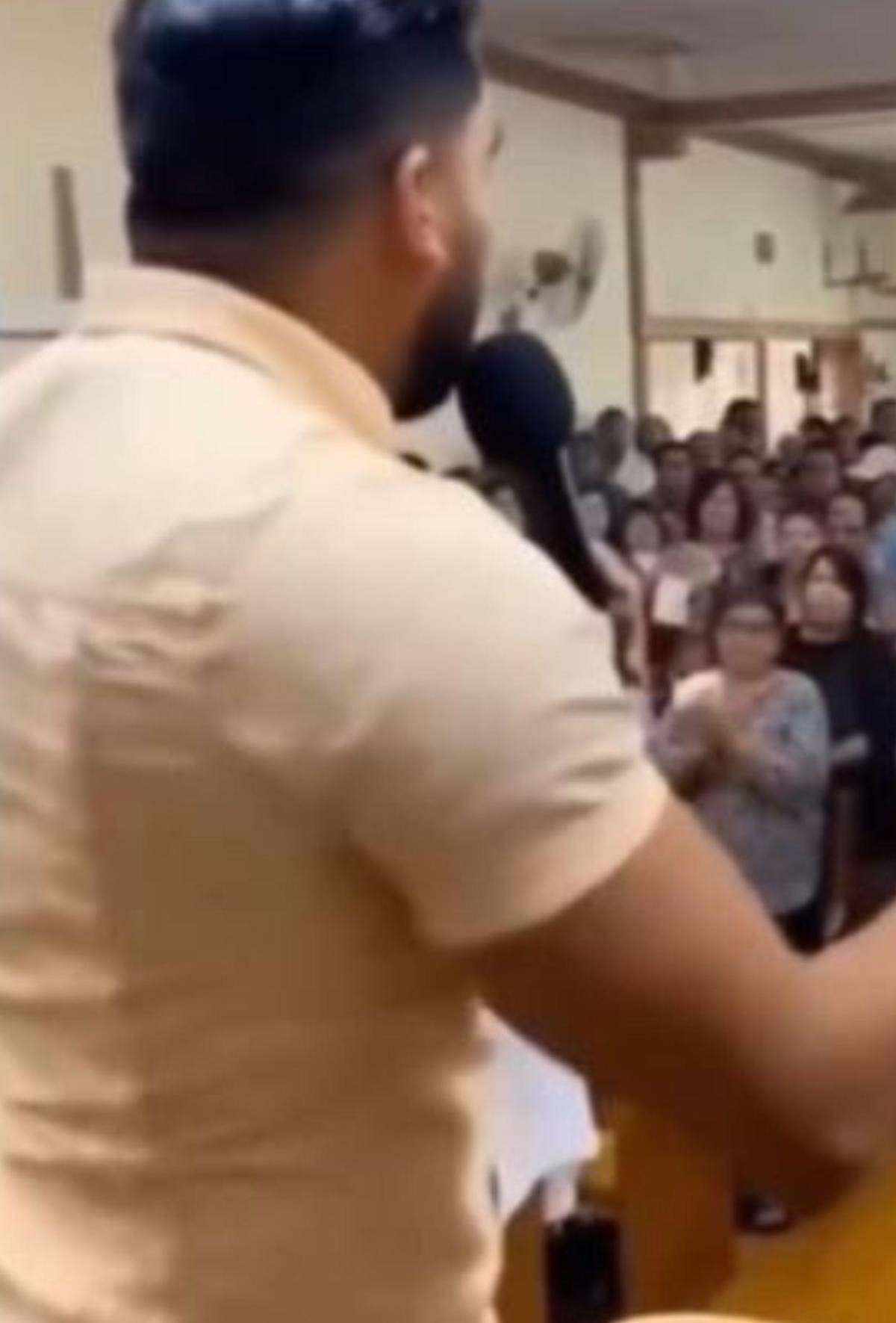 Pastor en Colombia afirma que Dios le reveló que su iglesia le dé dinero para dos iPhone 17