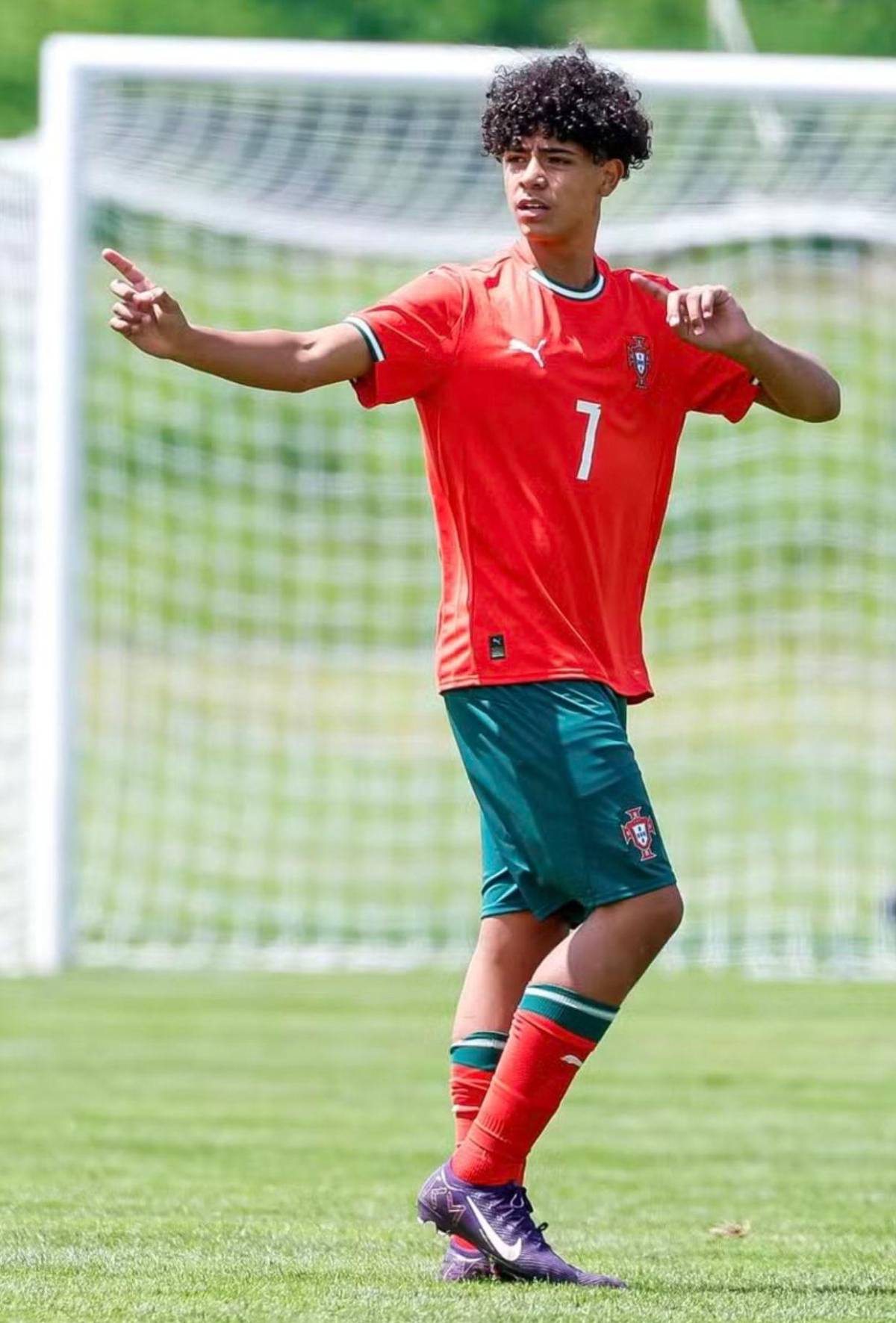 ¿Quién es la madre del hijo mayor de Cristiano Ronaldo y por qué es desconocida?