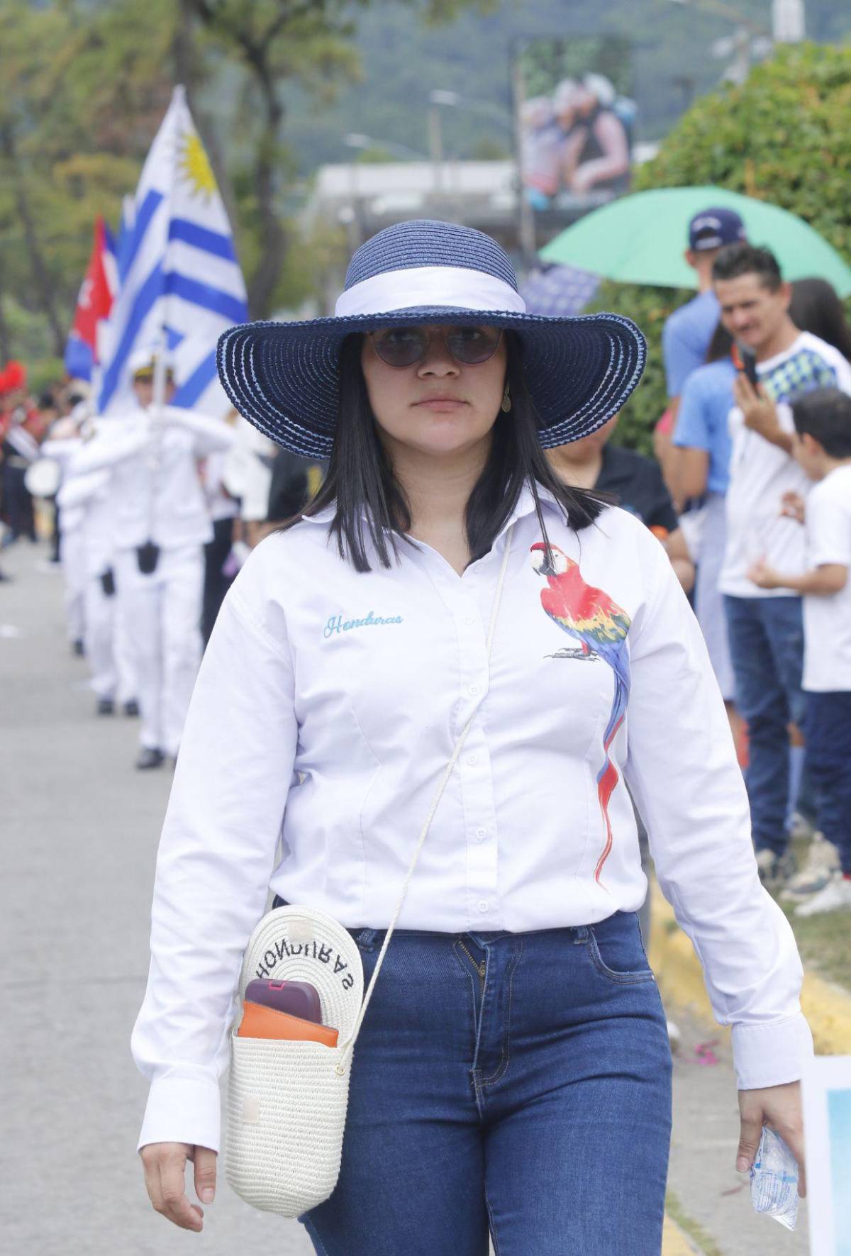 ¡Ellas también roban suspiros! Maestras que acapararon reflectores en los desfiles