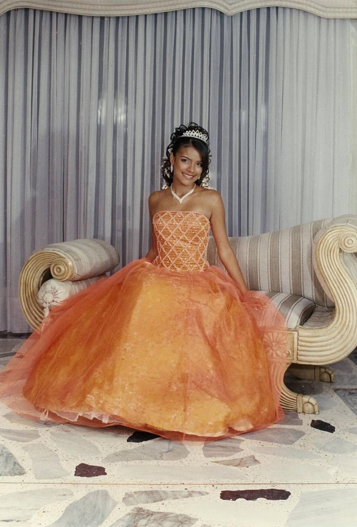 ¡Nunca antes vistas! Karol G revela fotos de sus 15 años en Medellín