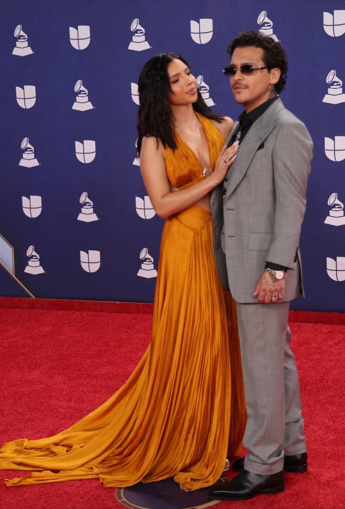 ¡Segunda aparición! Ángela Aguilar y Nodal se lucen en la alfombra de los Latin Grammy