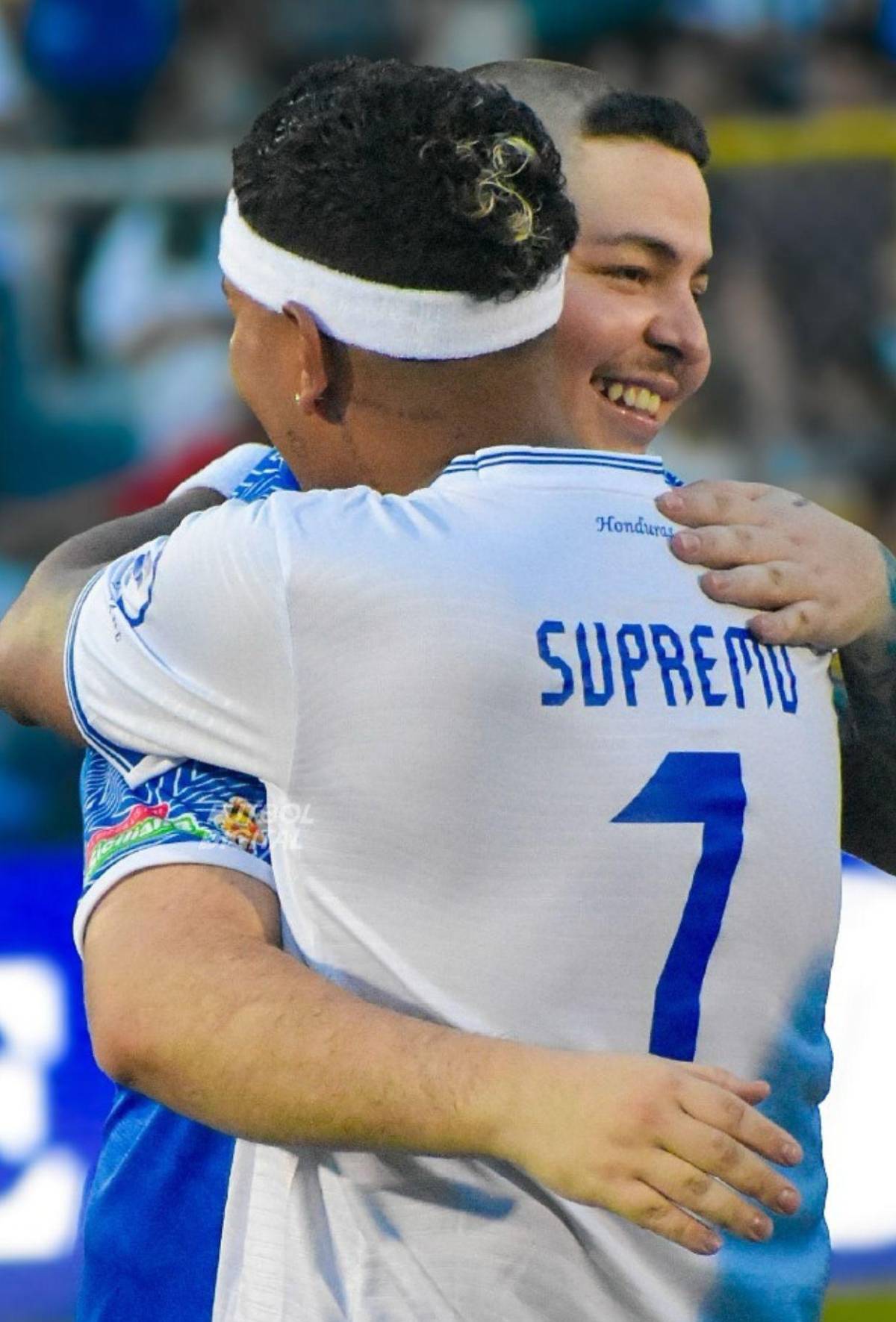 ¿Estará Eduardo Maldonado? Revelan exigencia de tiktokers de El Salvador vs Honduras