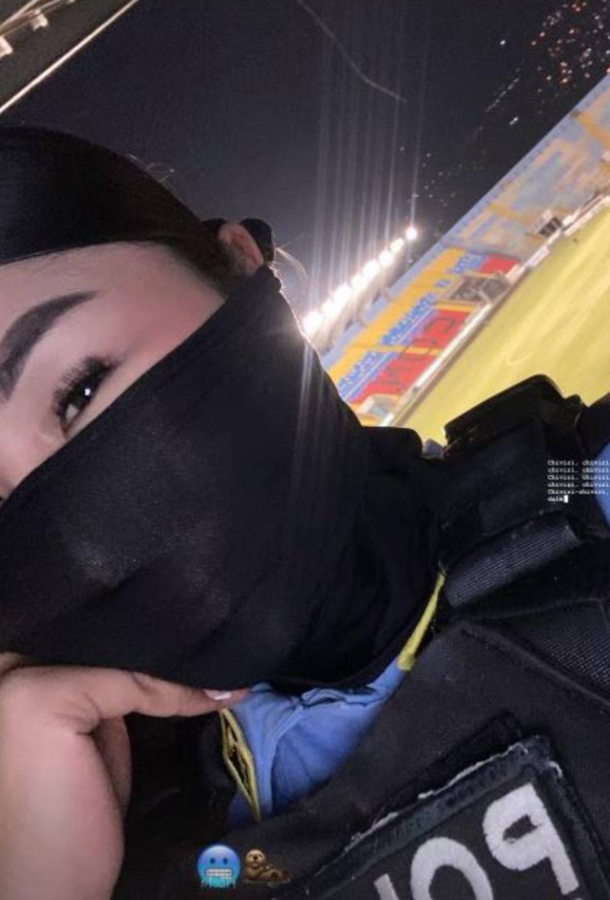 Se roba suspiros en los partidos: ¿Quién es la bella policía que enamora en los estadios?