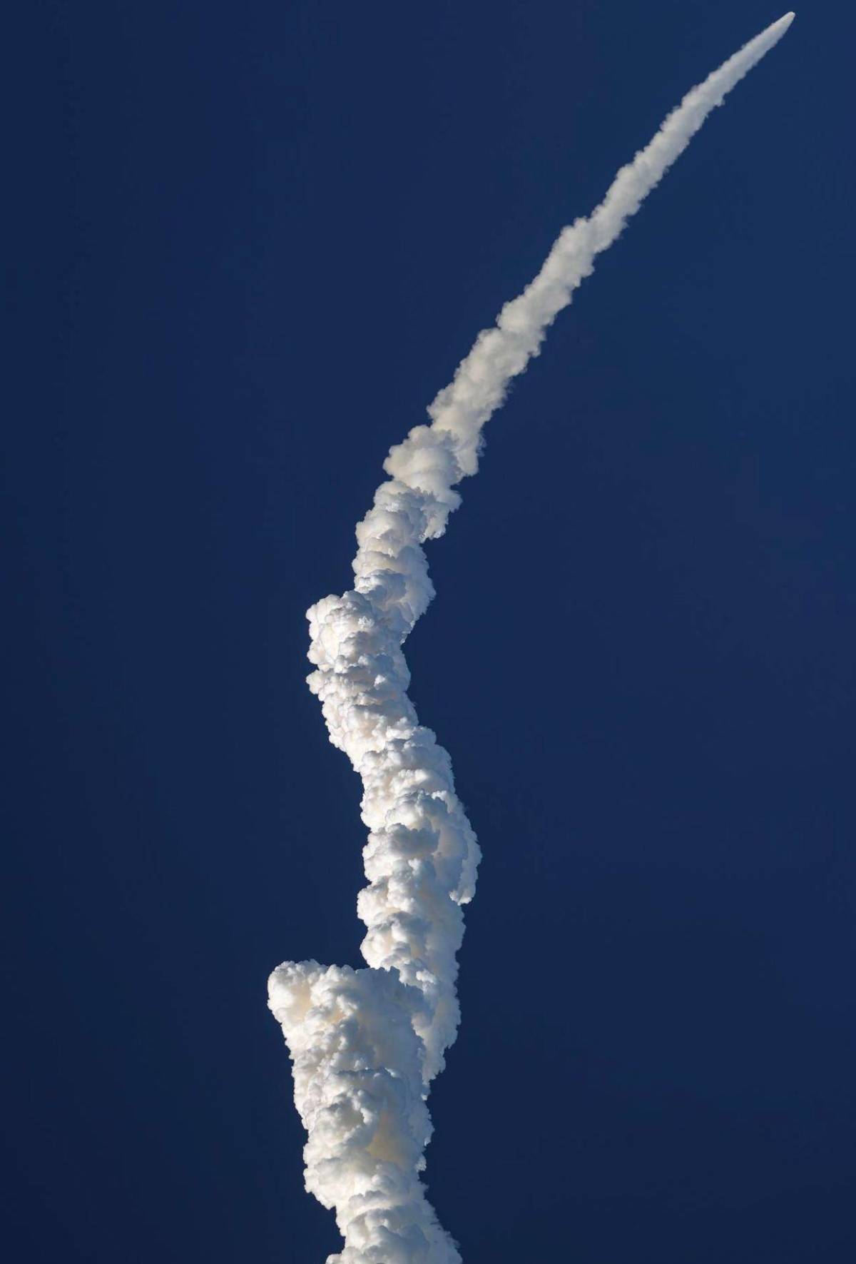 5.6 millones de personas lleva la misión Artemis II a la órbita de la Luna en una micro SD, incluidos hondureños