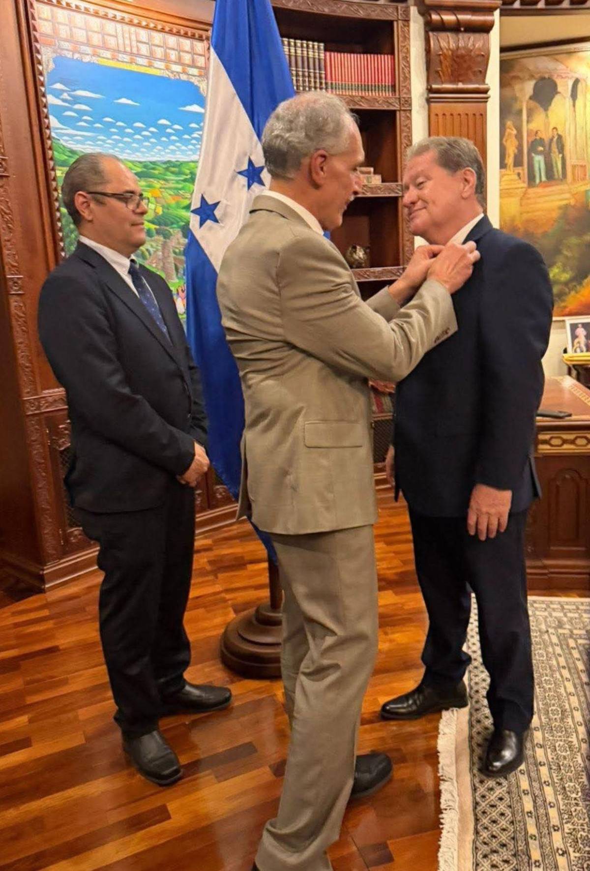 Quién es Jorge Cálix, el nuevo funcionario nombrado por Nasry Asfura que manejará la OABI