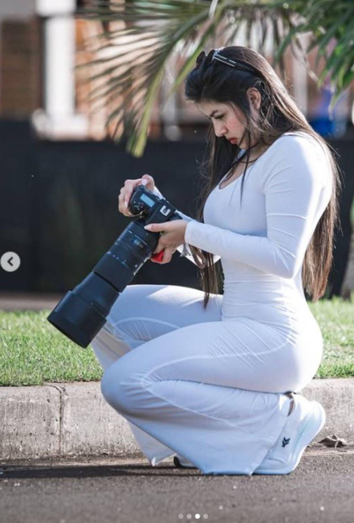 Vetan a fotógrafa deportiva por su vestimenta: ella se pronuncia y desata la polémica
