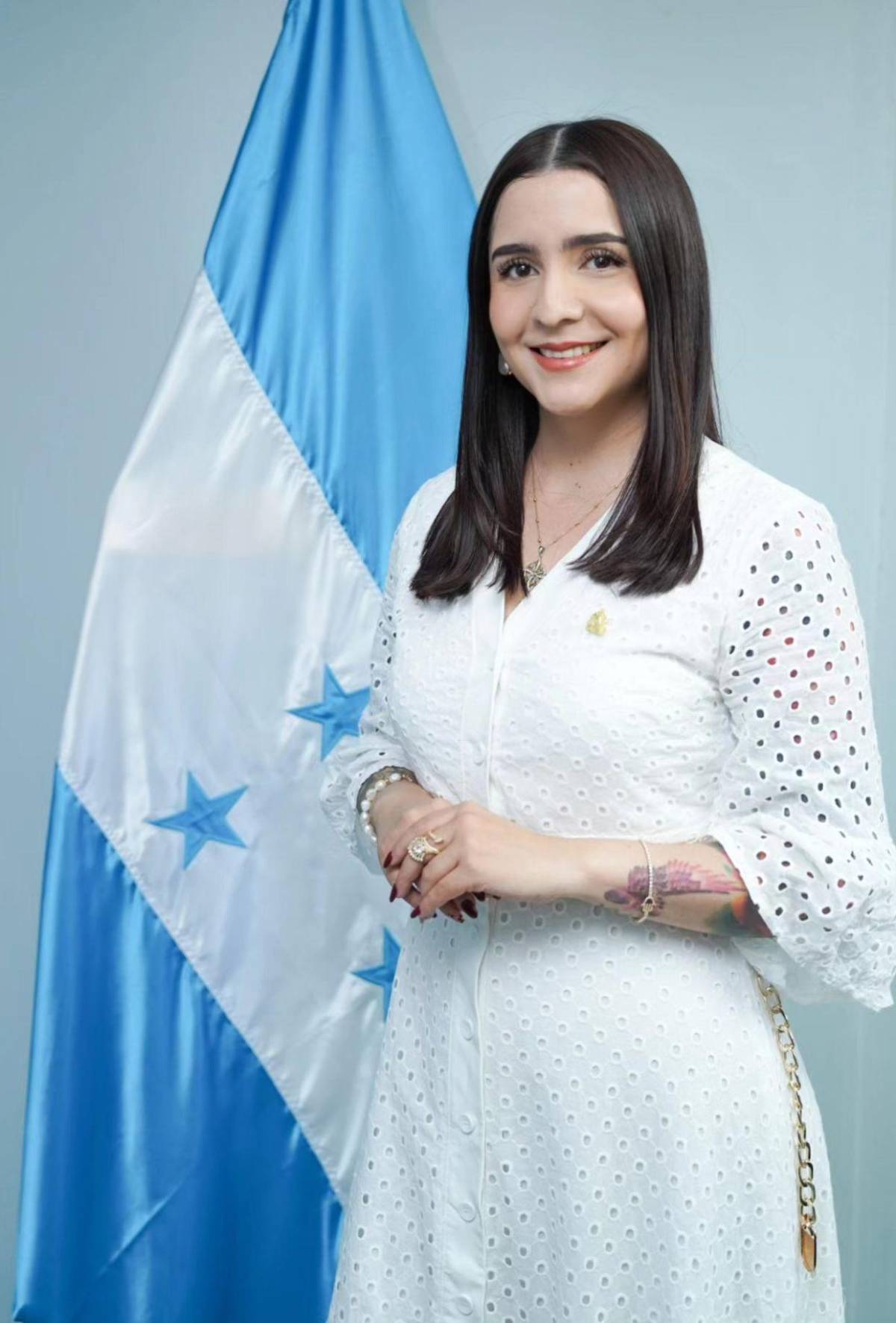 Diputada de Libre utiliza referencia de la Biblia para defenderse de quienes critican sus tatuajes