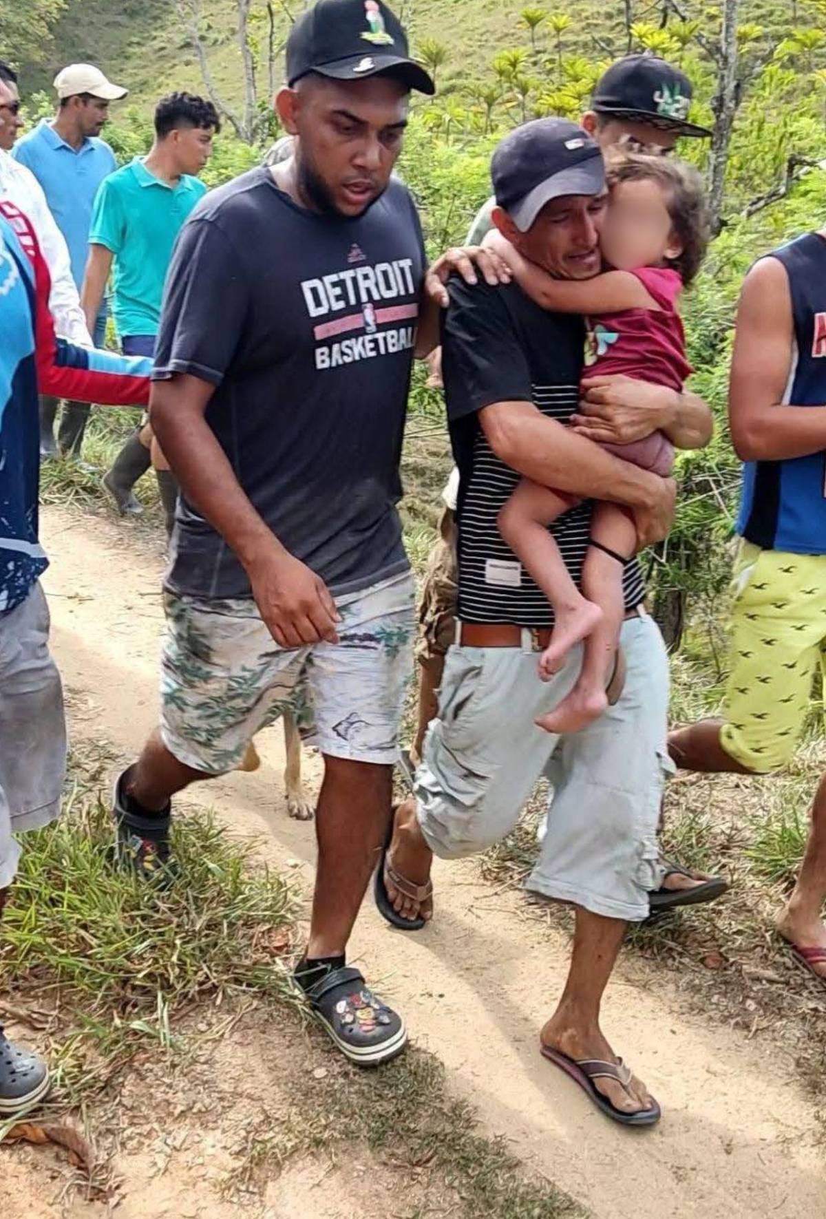 Así fue el rescate de la niña Reina Erazo en Sonaguera: perro guió hasta la pequeña, según pobladores