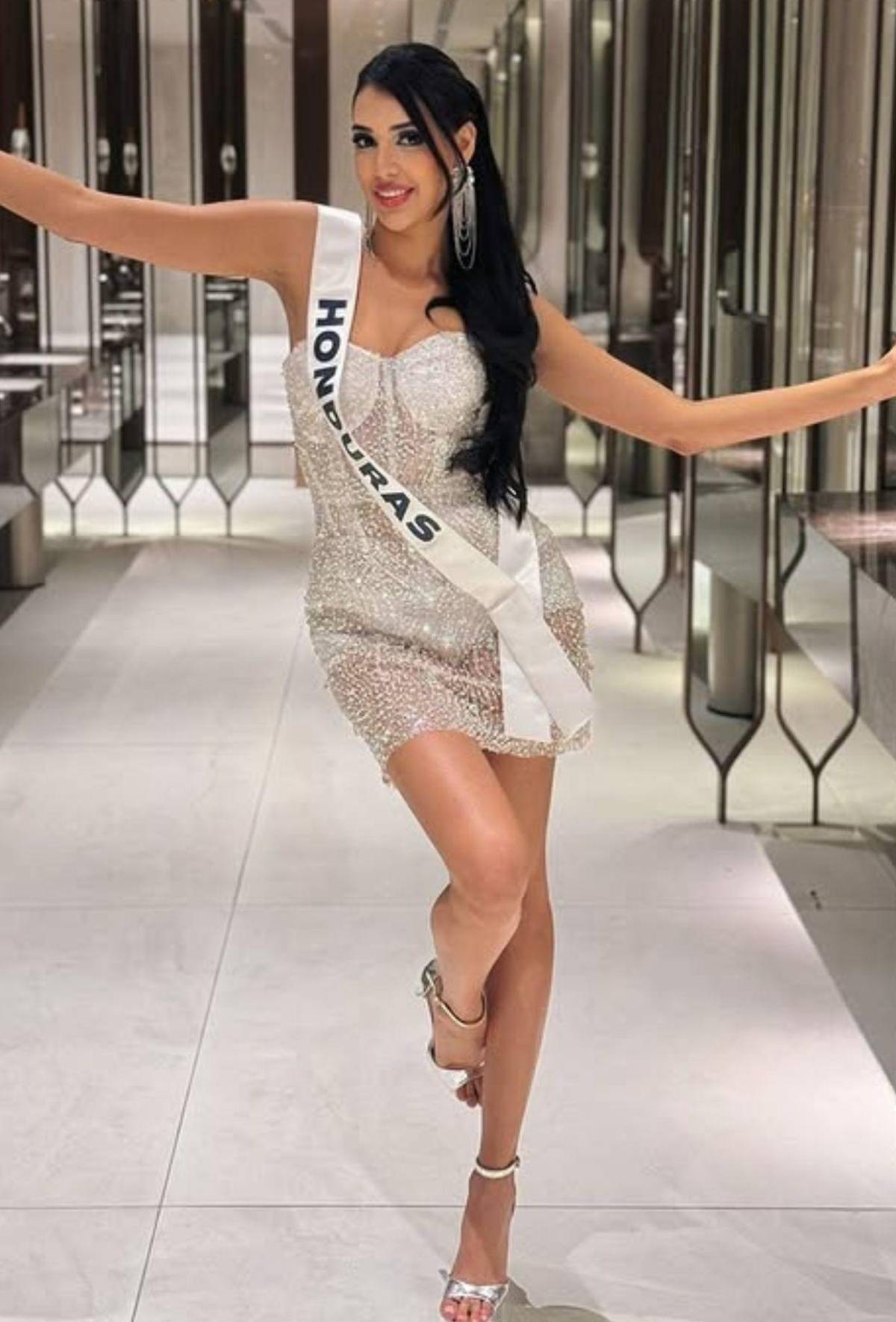 Alejandra Fuentes, ¿favorita? Los looks sofisticados de Miss Honduras Universo que conquistan Tailandia