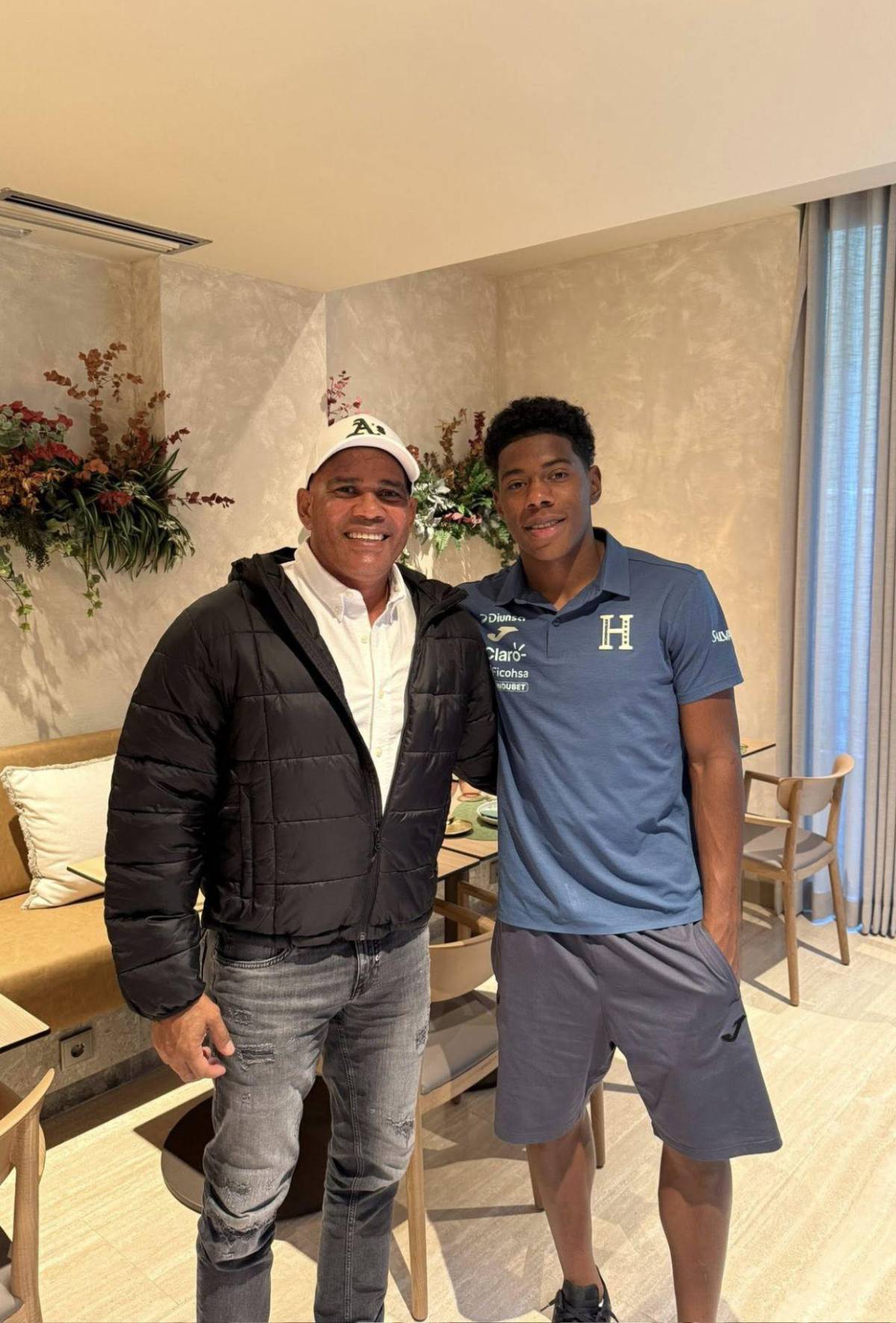 Mario Moncada reaparece fuera de Honduras y sorprende con sus conectes en Inglaterra