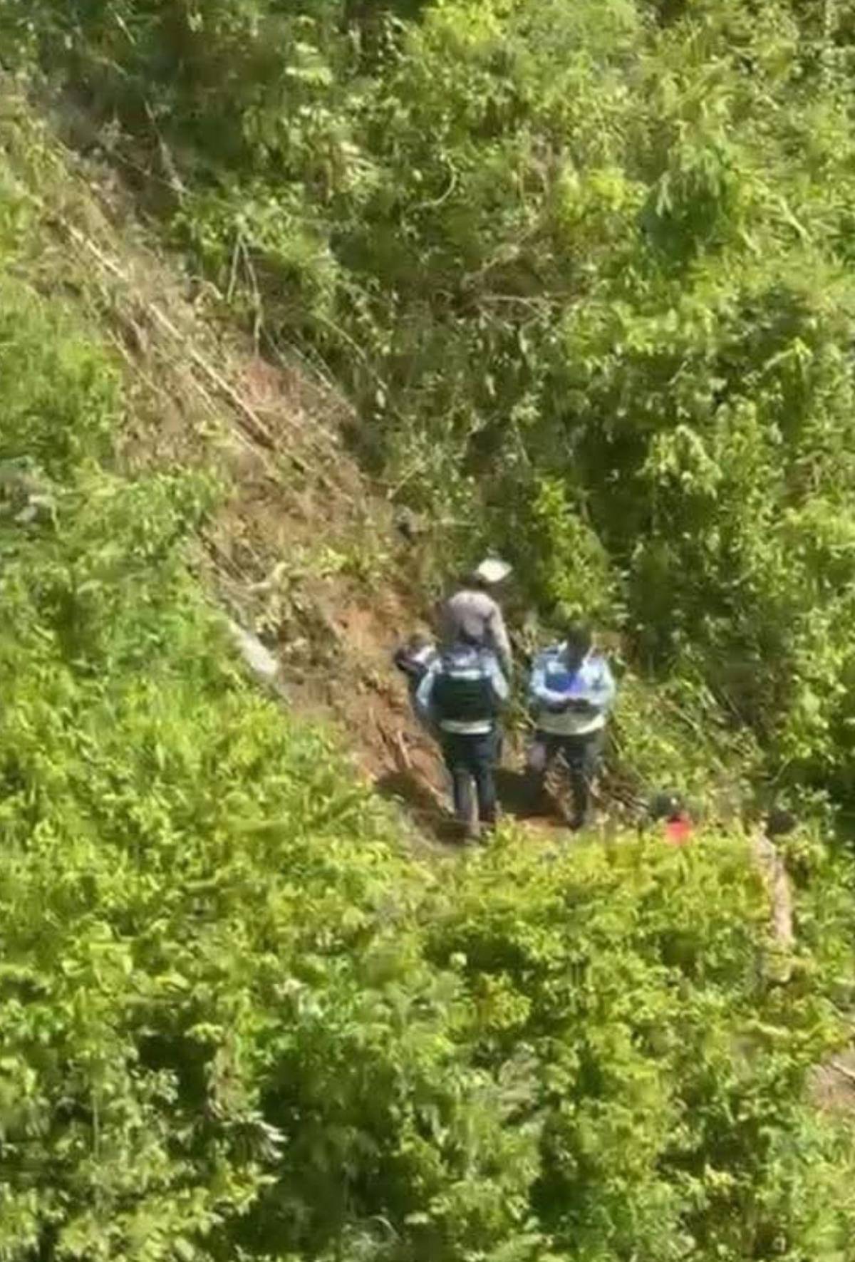 Se precipitó hacia una hondonada: Delsy Hernández, policía que murió en peligrosa curva en Yoro
