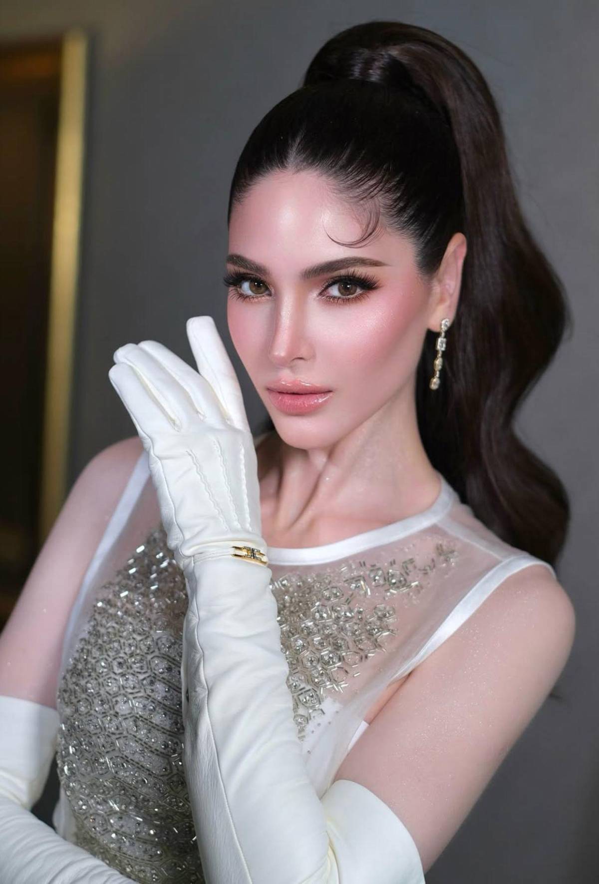 Entre la equitación y los números: Conozca a Stephany Abasali, Miss Venezuela