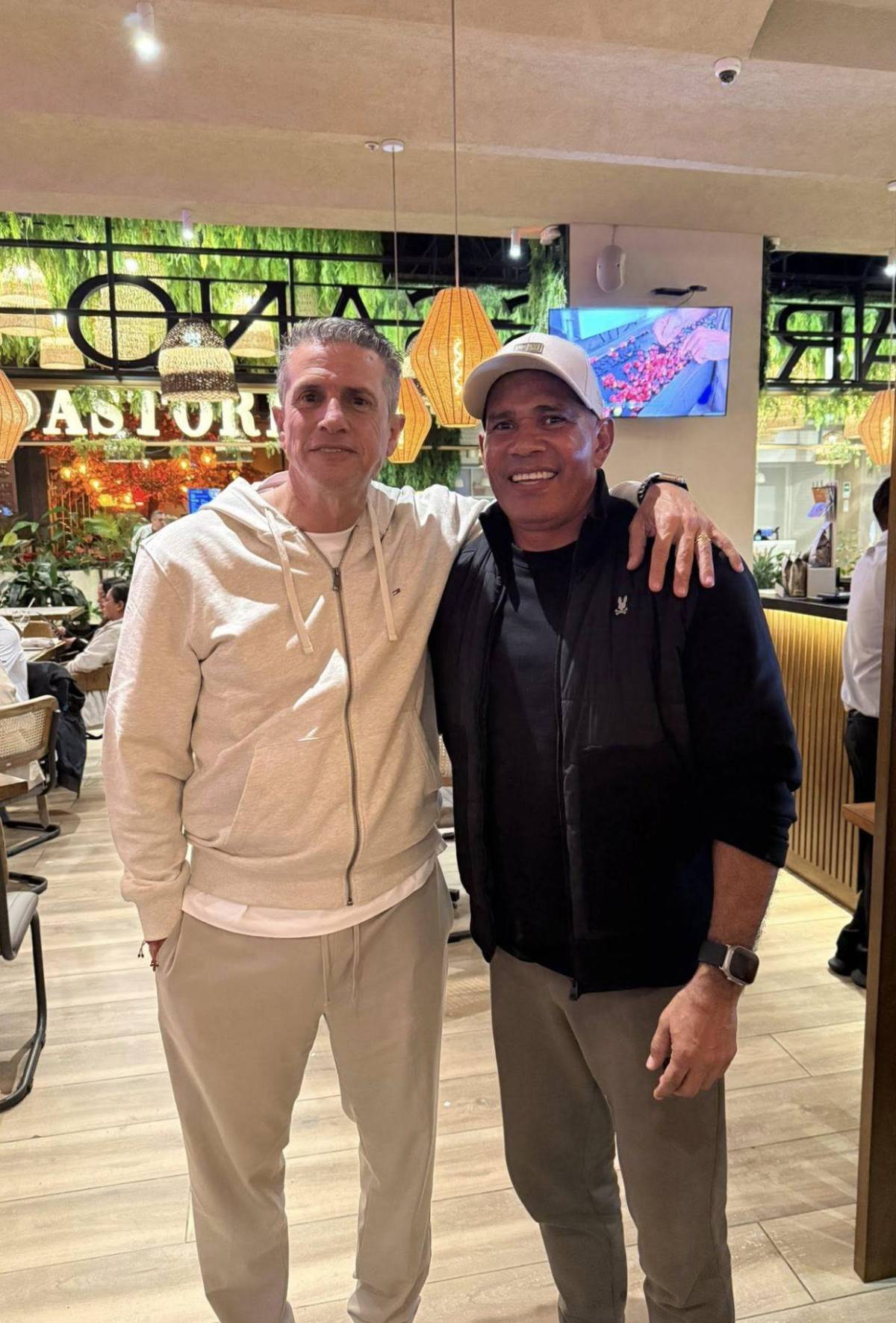 Mario Moncada reaparece fuera de Honduras y sorprende con sus conectes en Inglaterra