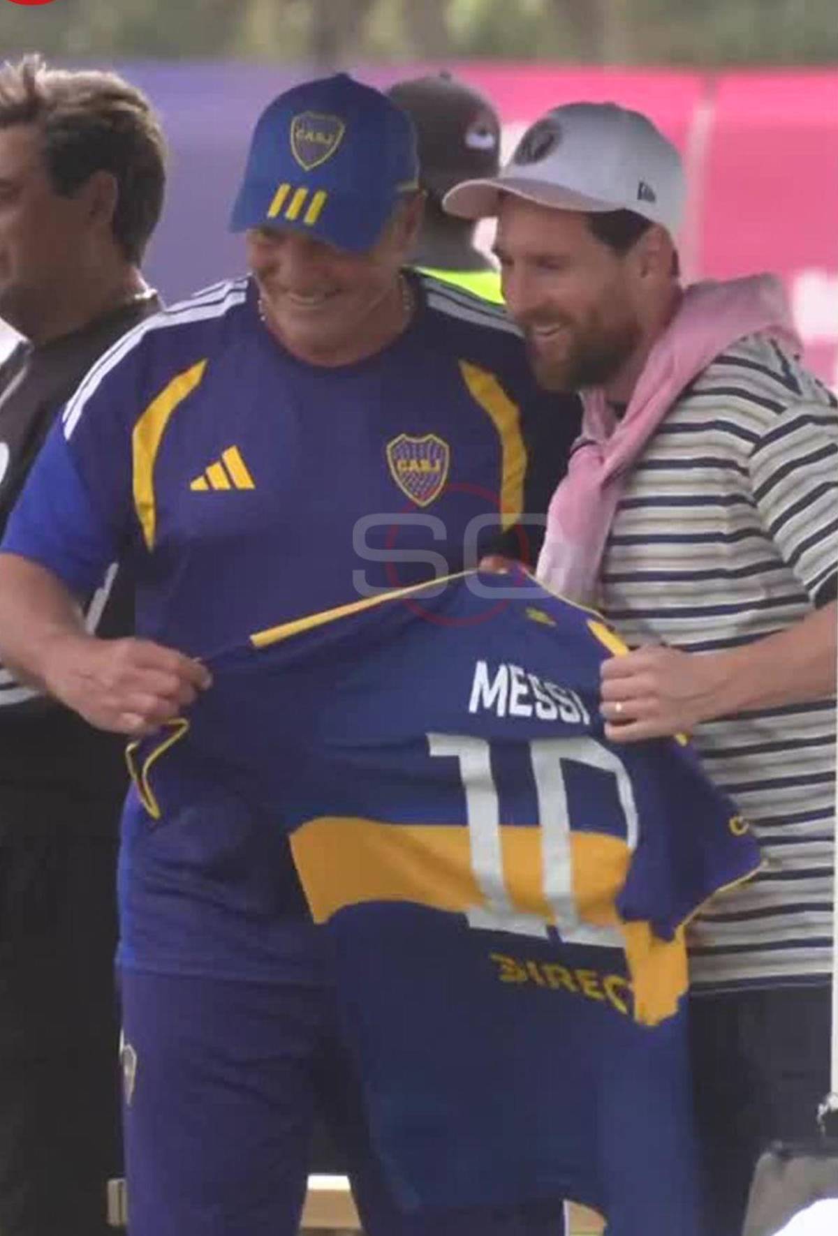 Messi sorprende: lo que hizo el 10 argentino mientras se entregaba el Balón de Oro