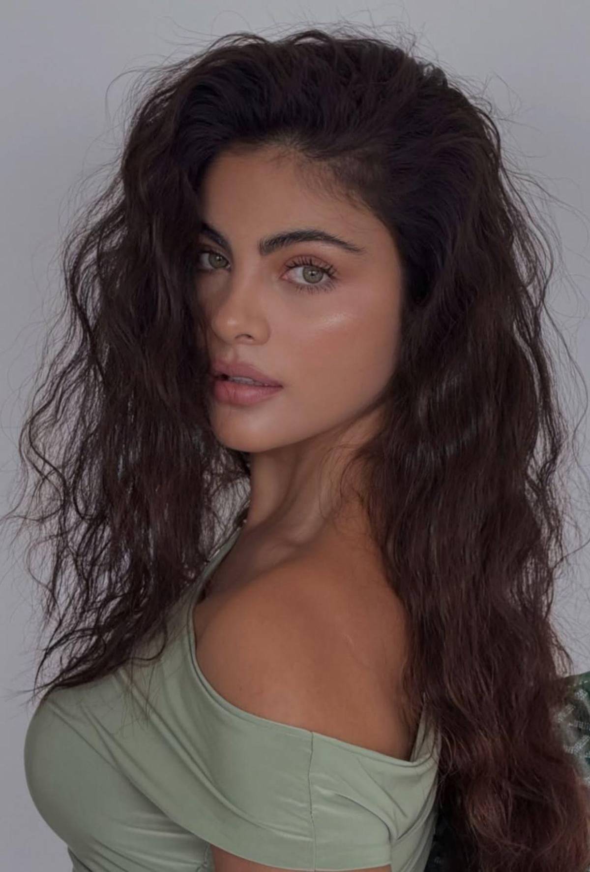 Ella es Sara Orrego, la modelo colombiana que habría robado el corazón de Beéle