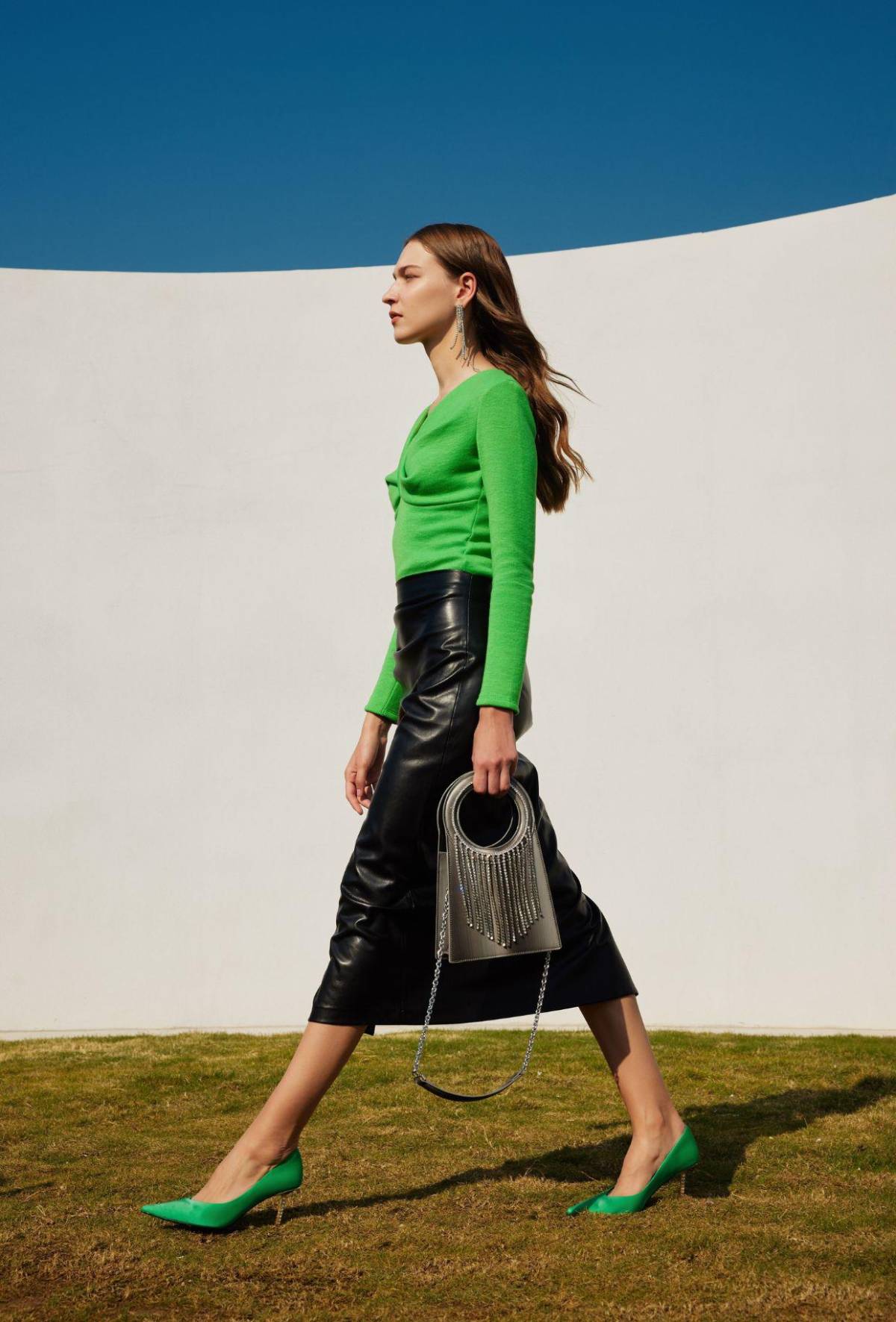 El cuero es tendencia en 2025: Cómo lucir esta prenda clásica de manera moderna