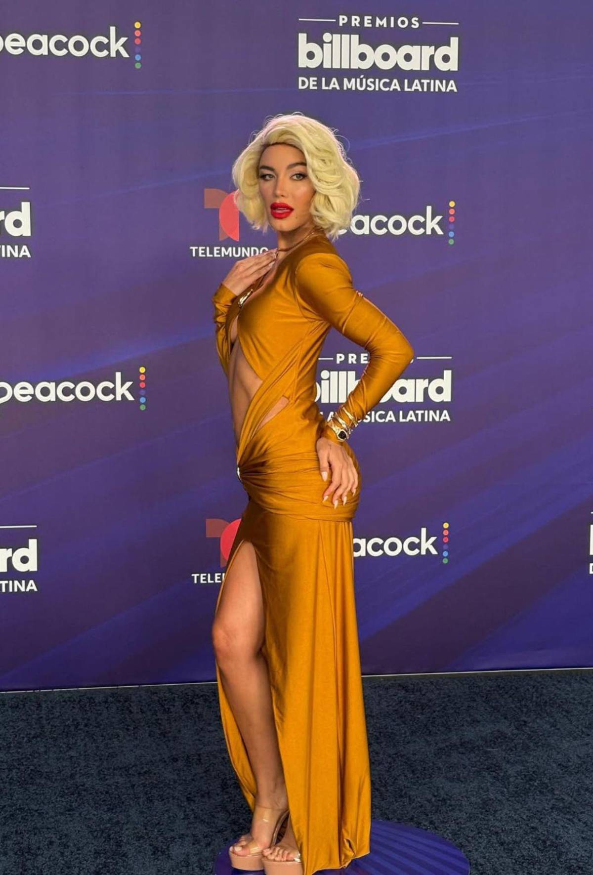 La alfombra azul de los Premios Billboard de la Música Latina 2025: Todos los looks