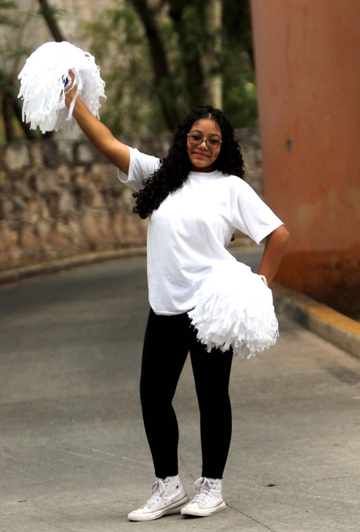 ¡A brillar con los pompones! Las estudiantes del Yave Nissi afinan sus pasos para los desfiles