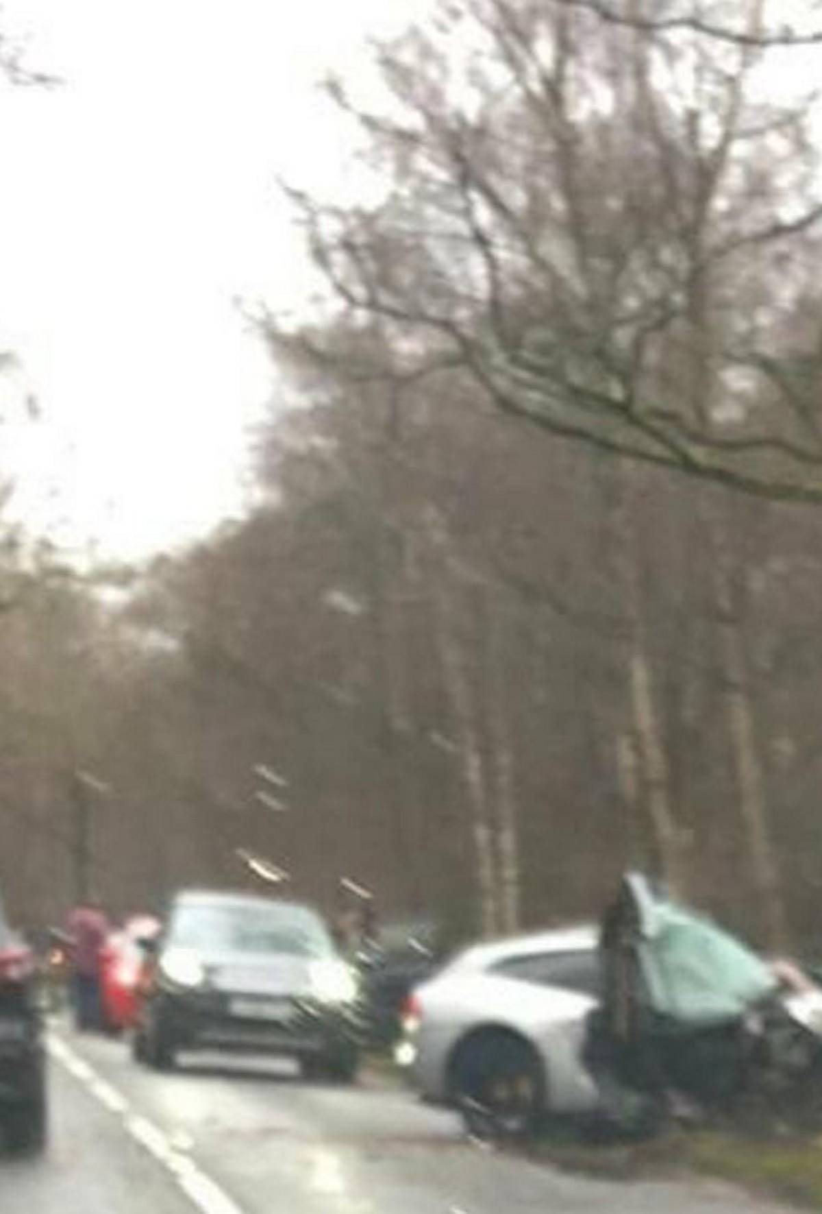 Totalmente destruido el auto en el que se accidentó Michail Antonio