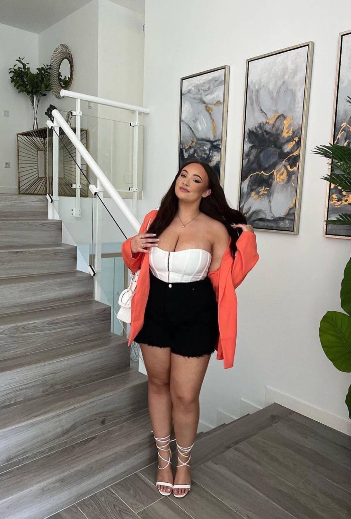 Misterio en Sri Lanka: Influencer Ebony McIntosh muere en sus vacaciones