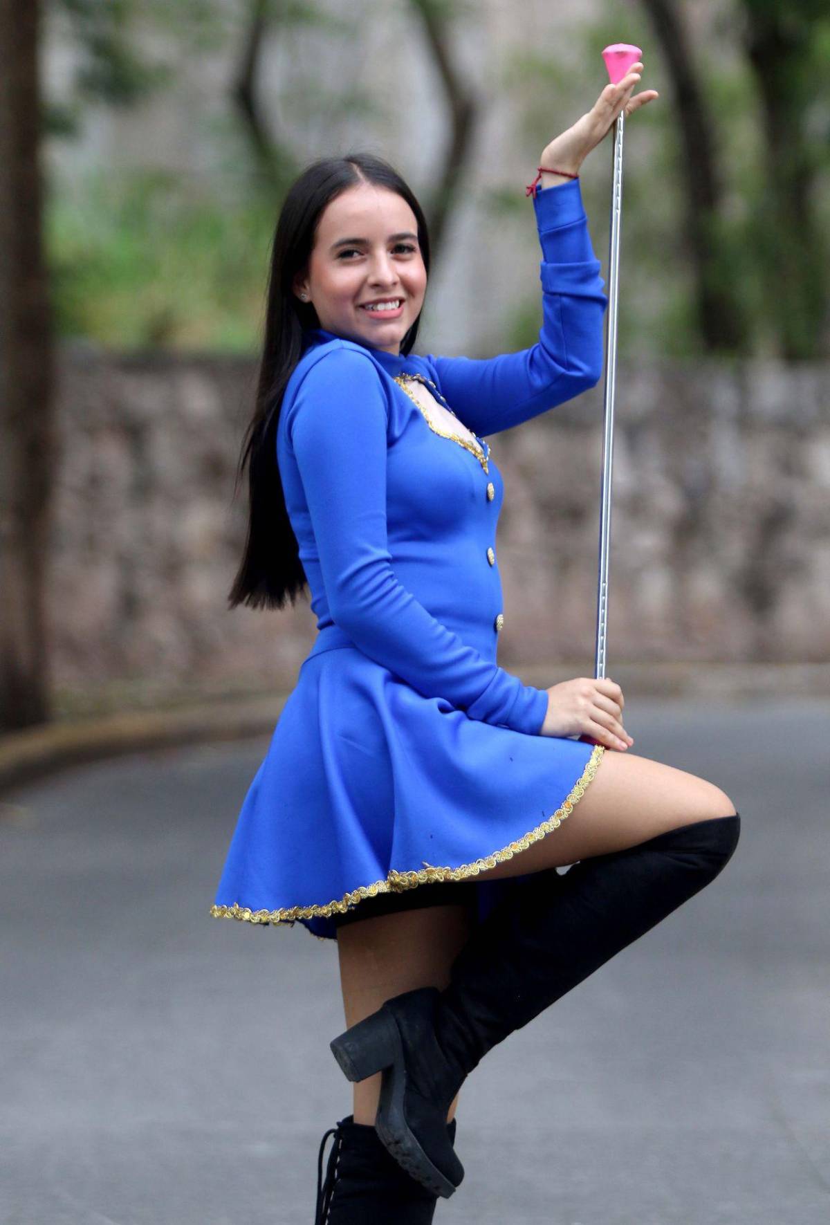 Las protagonistas del desfile: ellas son las palillonas del Instituto Yave Nissi