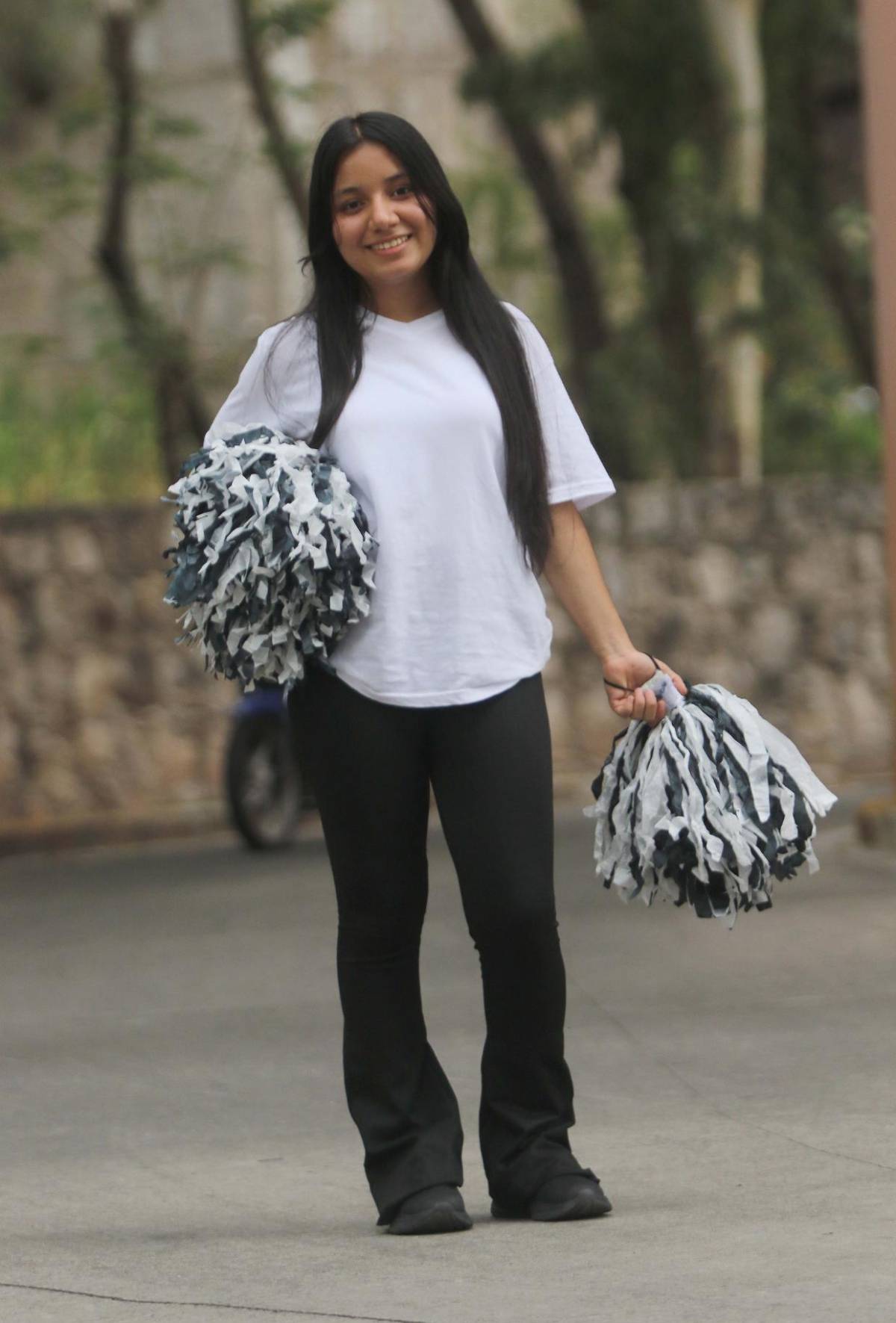 ¡A brillar con los pompones! Las estudiantes del Yave Nissi afinan sus pasos para los desfiles