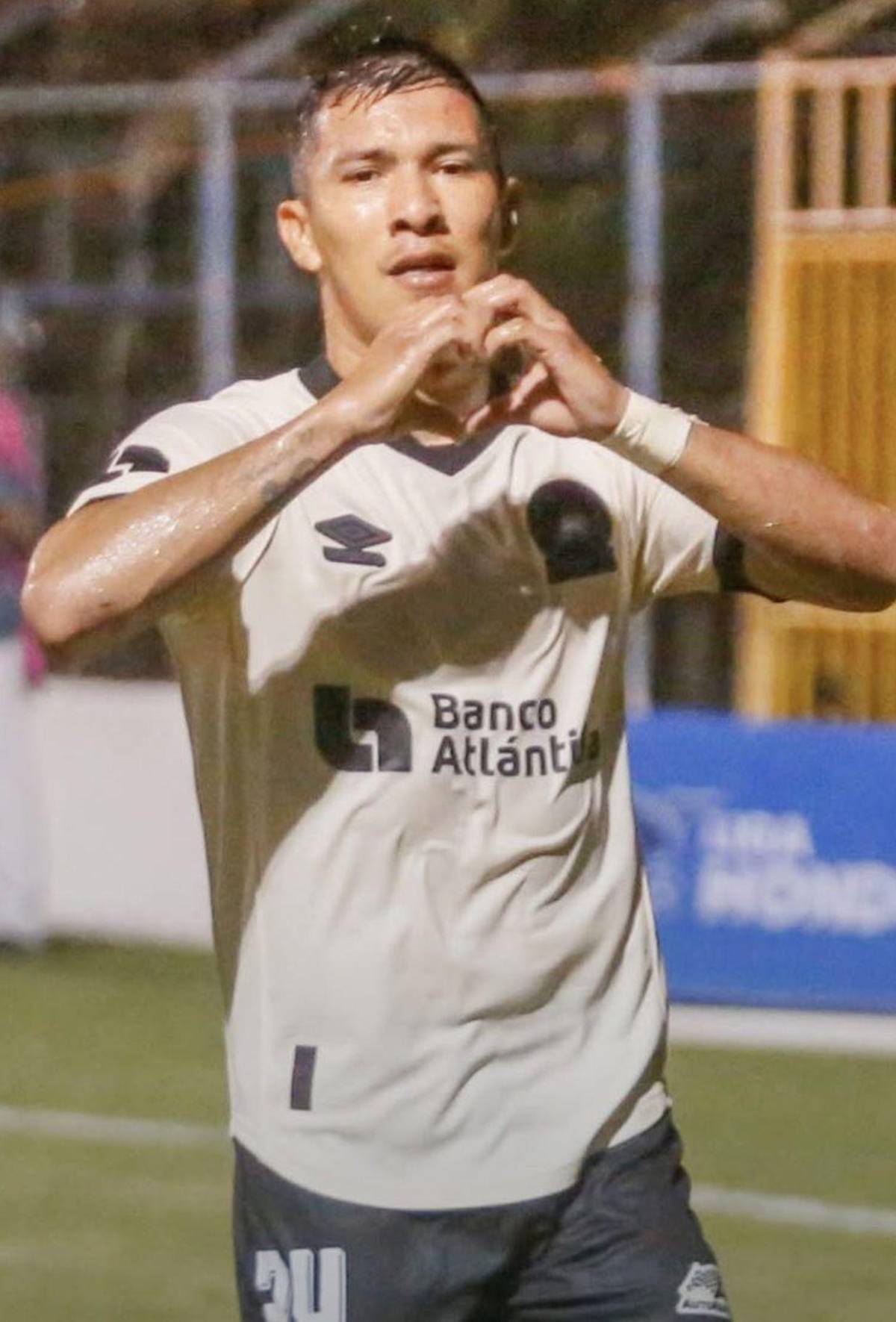 Fichajes: Tres jugadores se van de Olimpia y la millonada que pide Platense por Erick Puerto